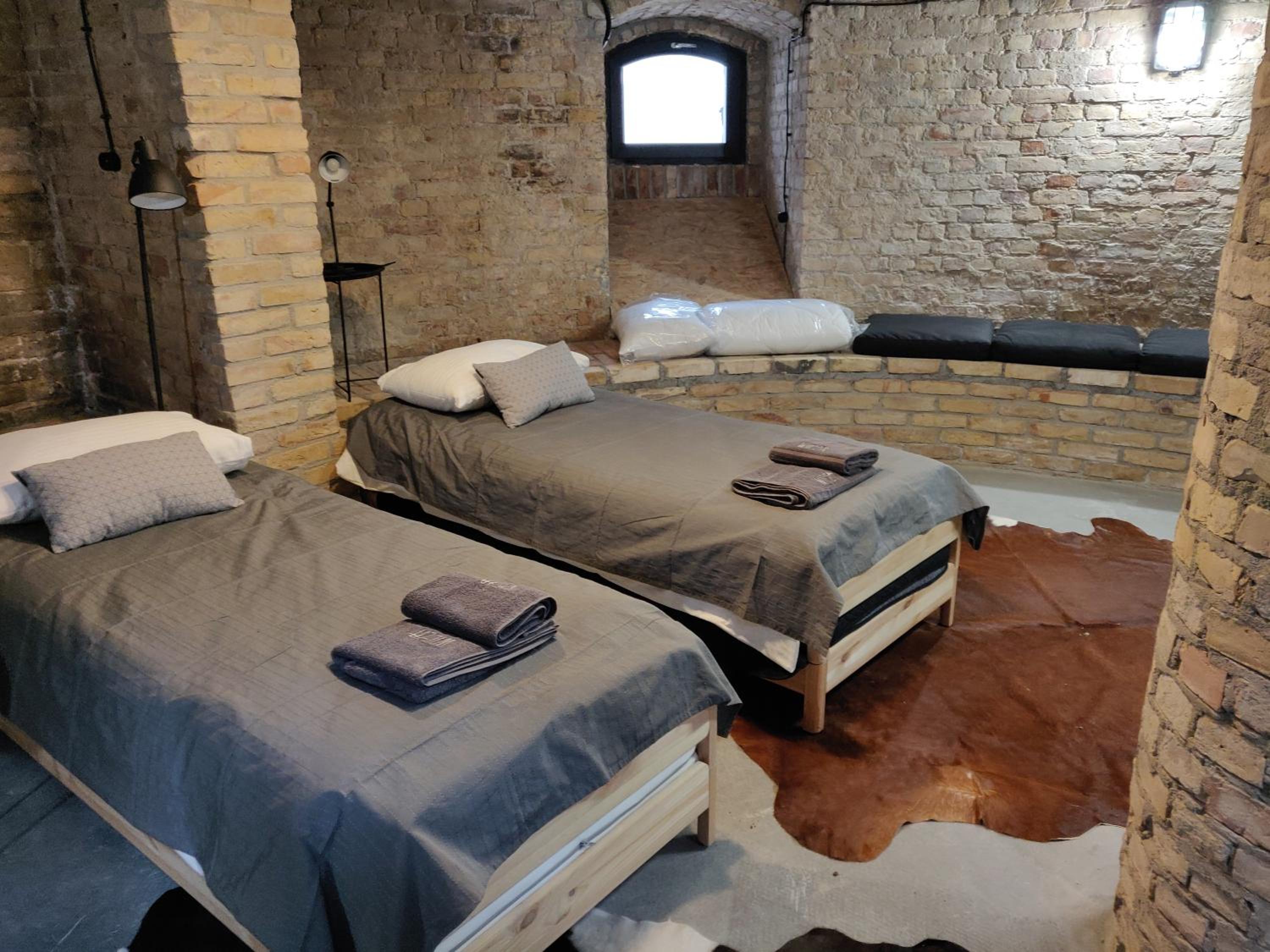Three-Bedroom Apartment - Photo 31