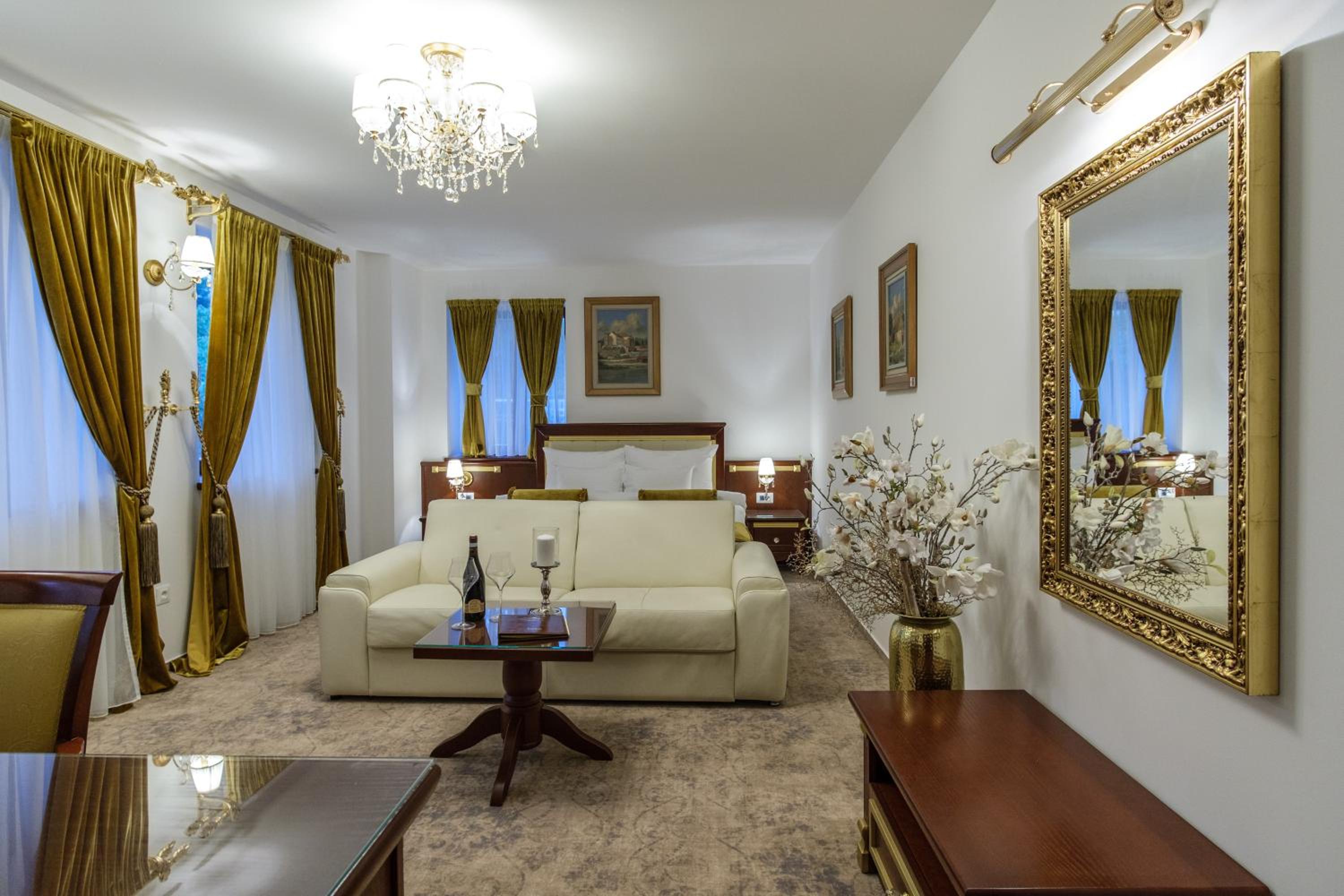 Superior Double or Twin Room - Photo 6