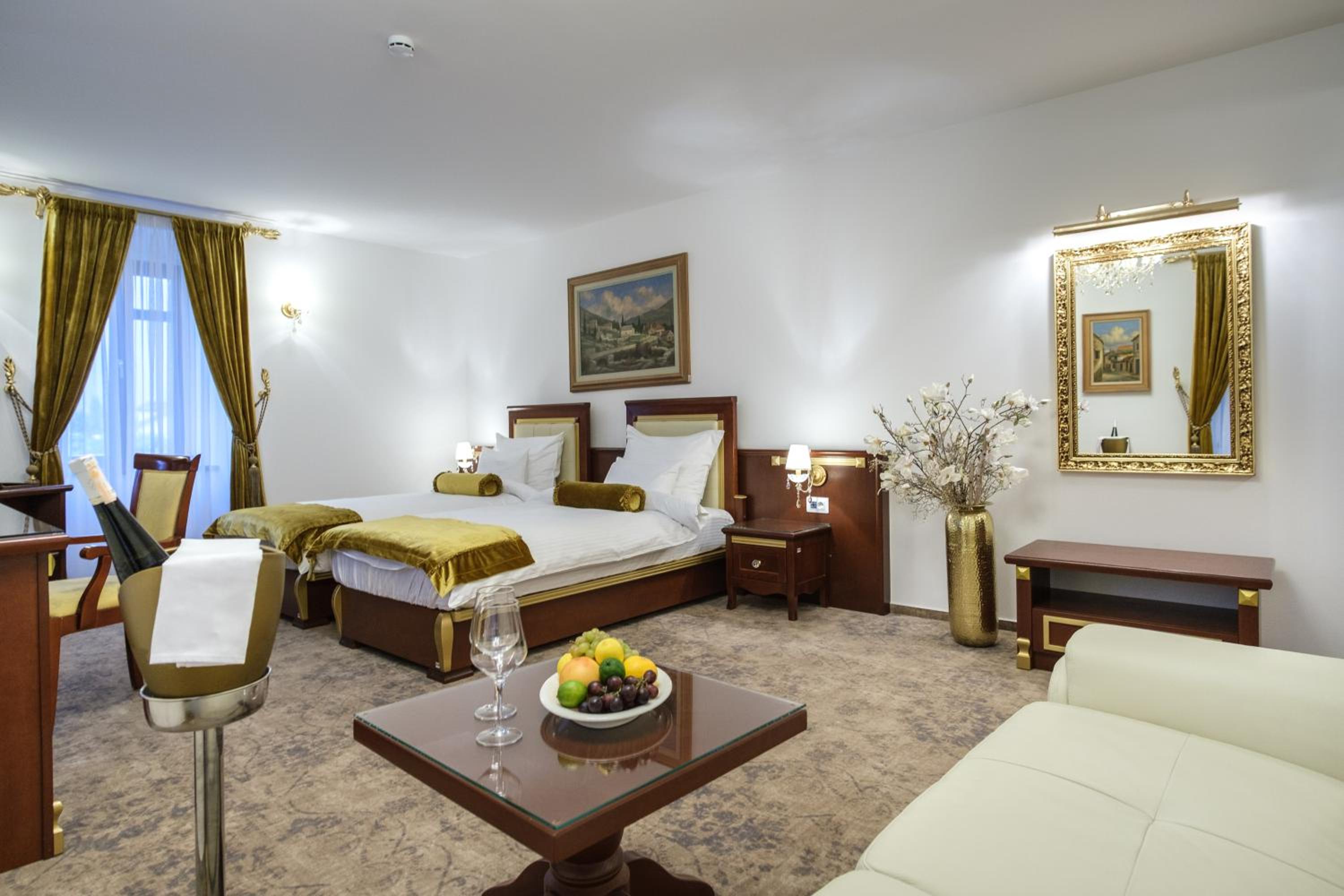 Deluxe Junior Suite - Photo 2