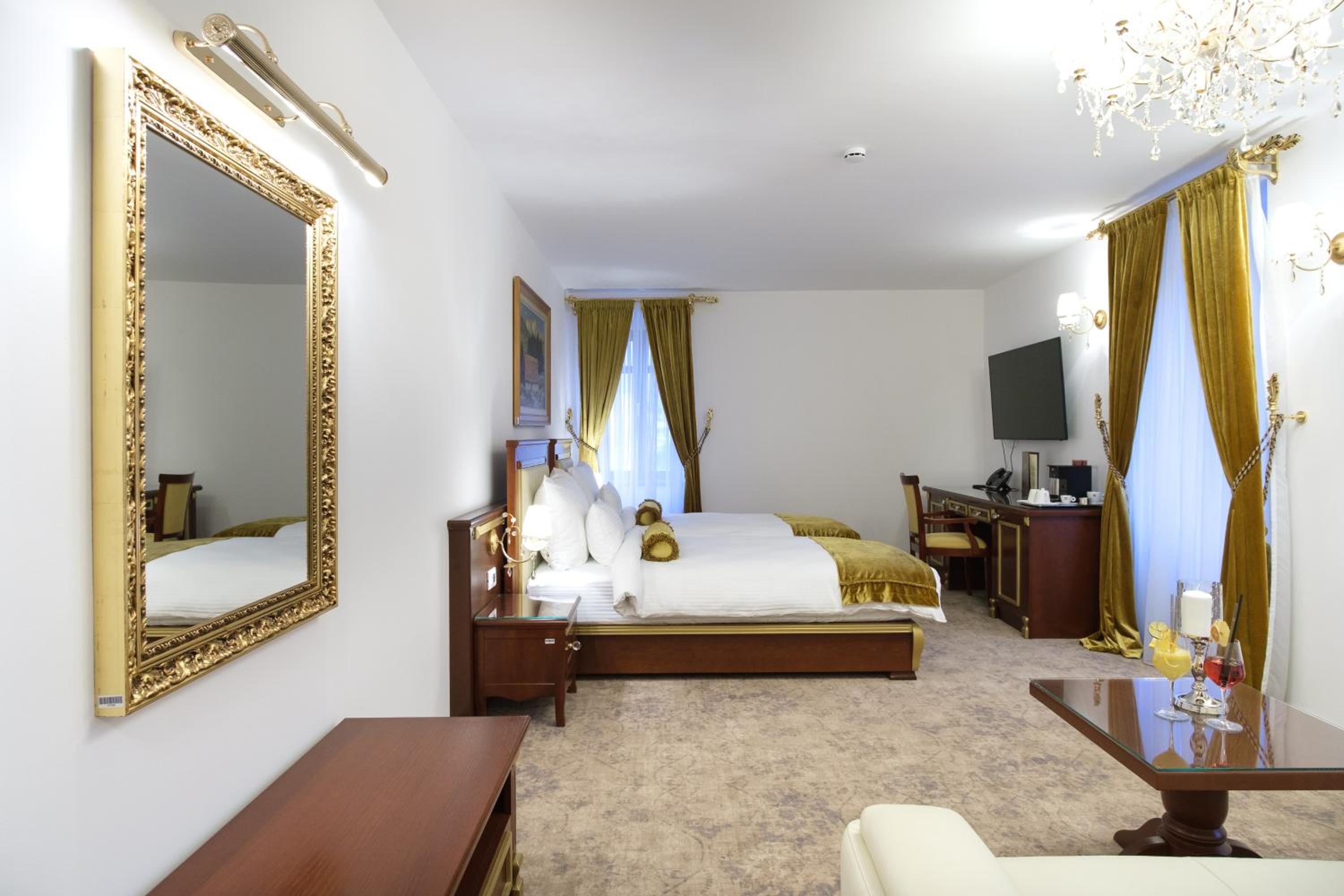 Deluxe Junior Suite - Photo 3