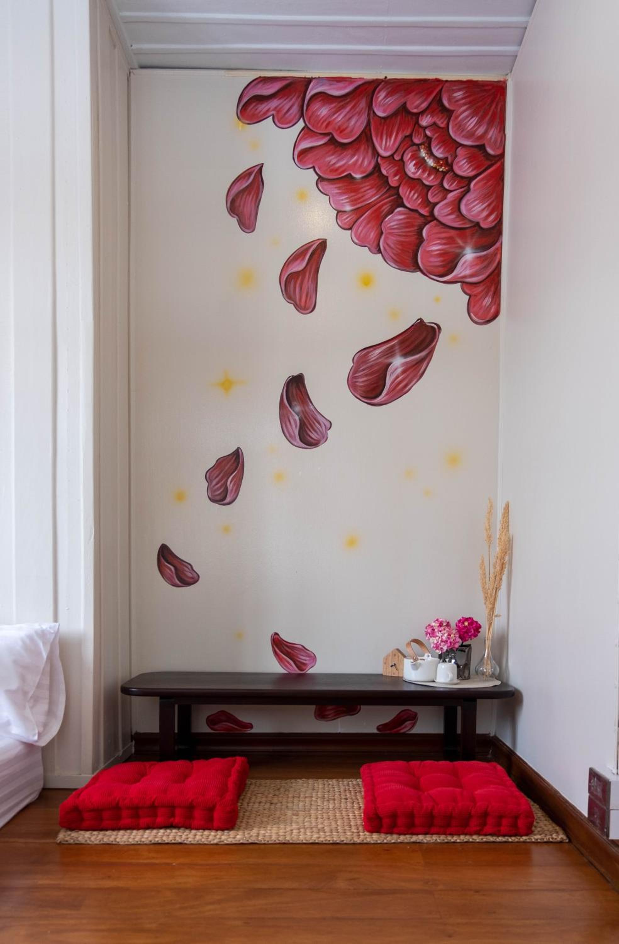 Standard Queen Room - Photo 8