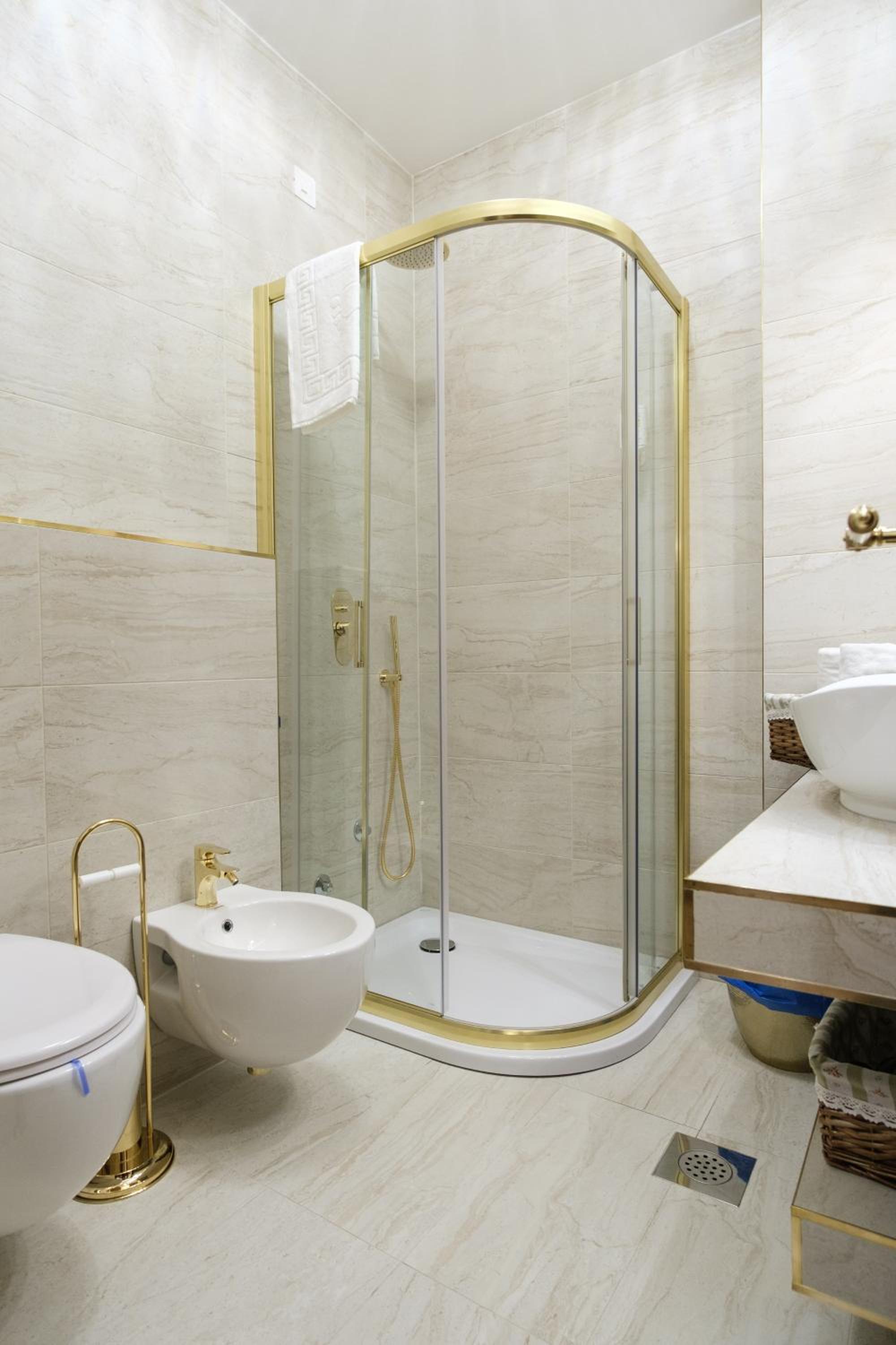 Deluxe Junior Suite - Photo 6