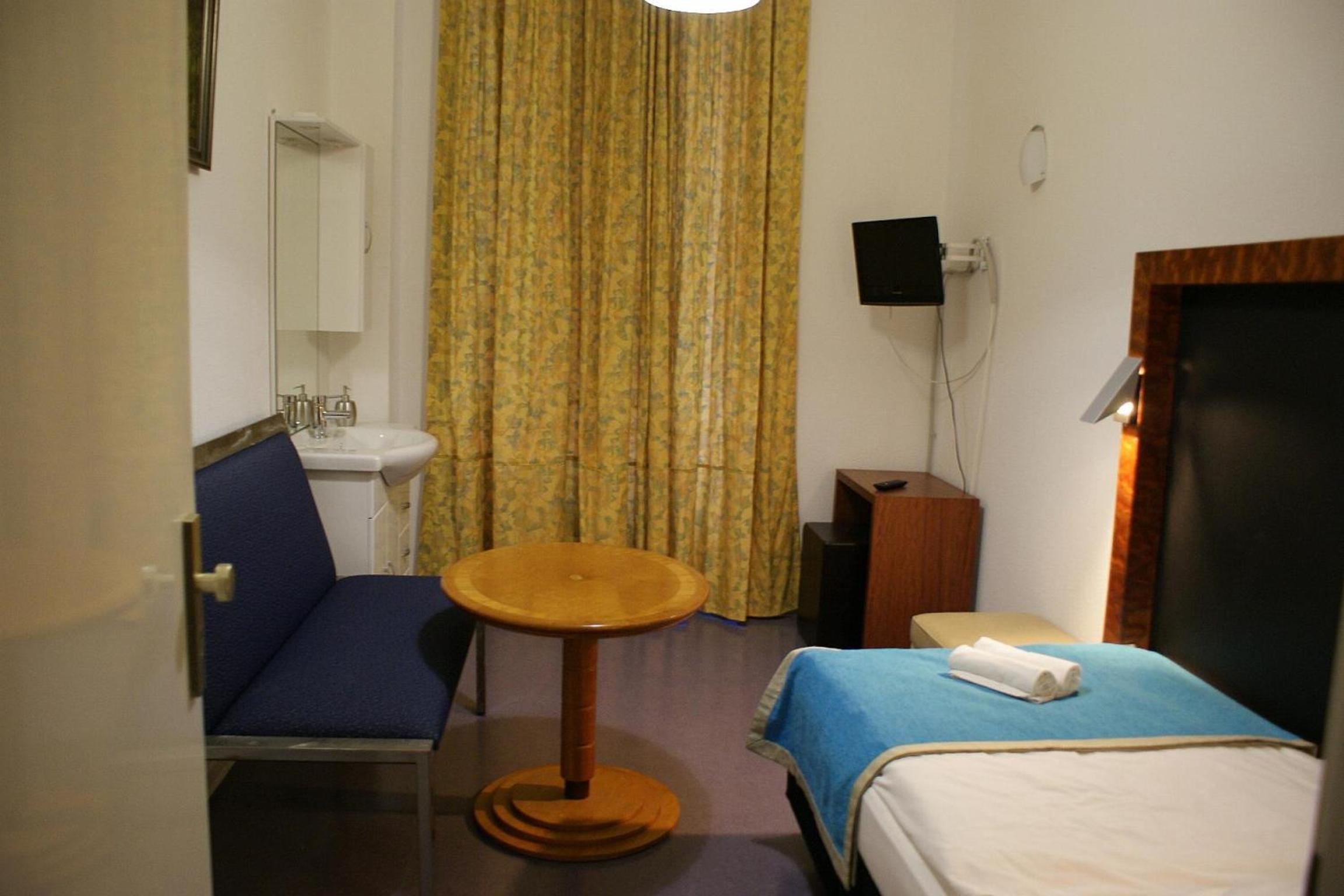 Classic Single Room