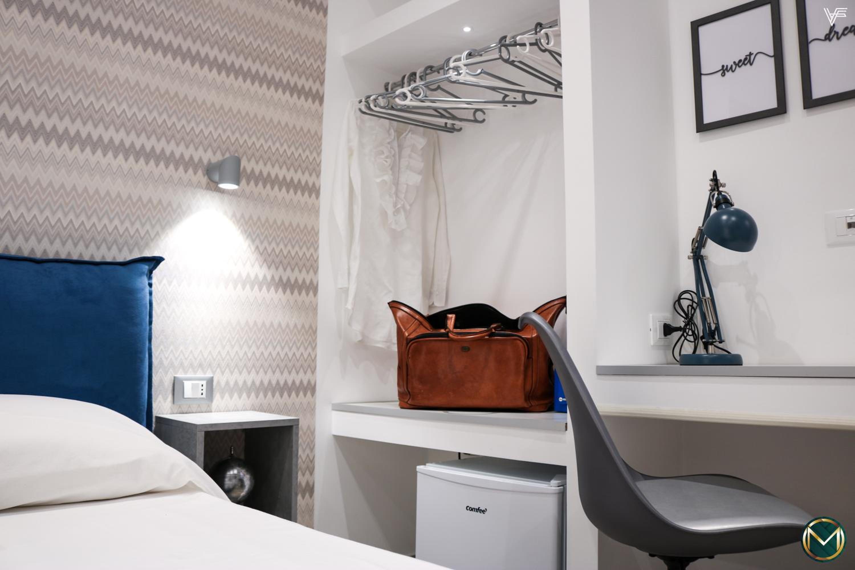Double Room with Balcony - Photo 16