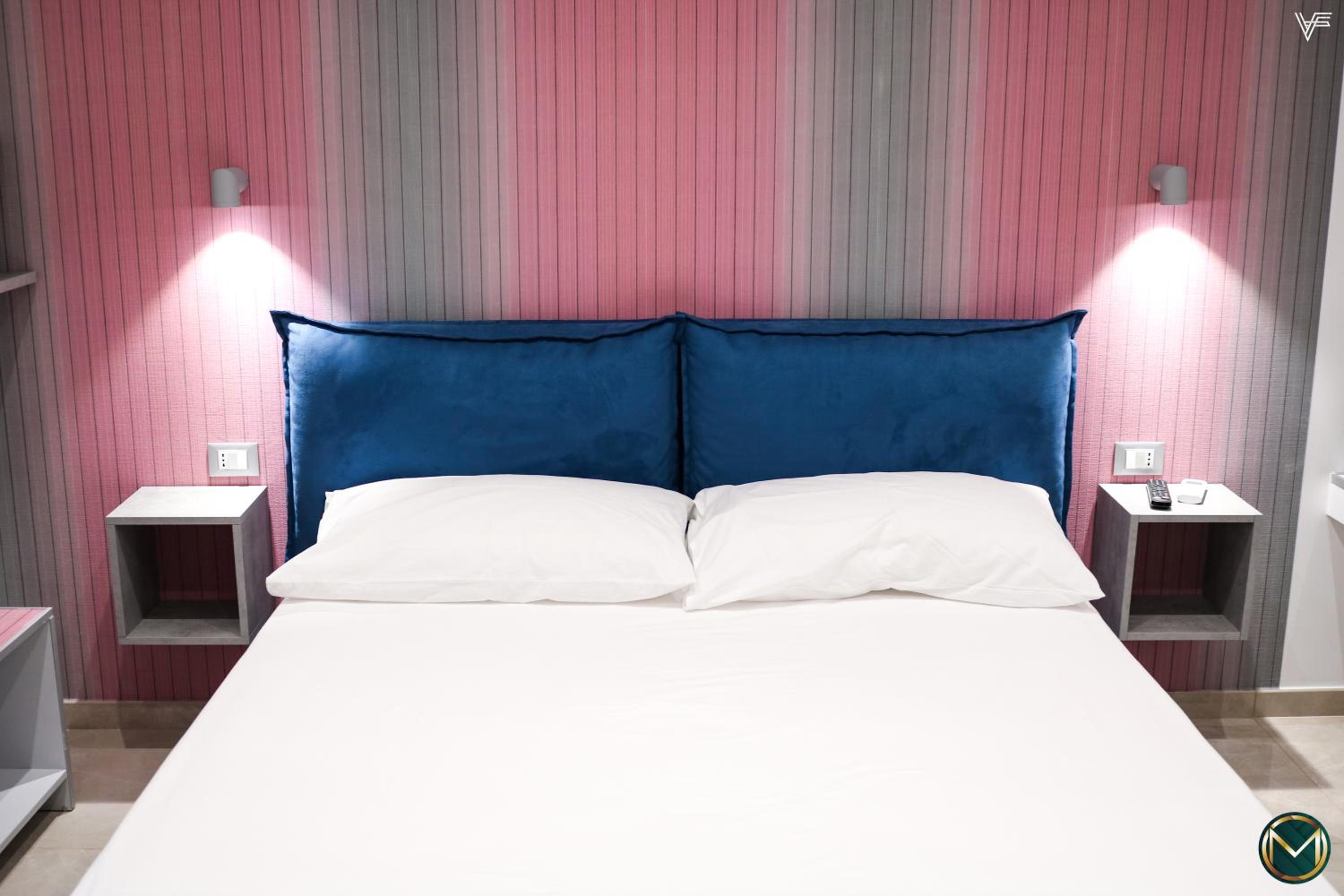 Deluxe Double Room with Extra Bed - Photo 1