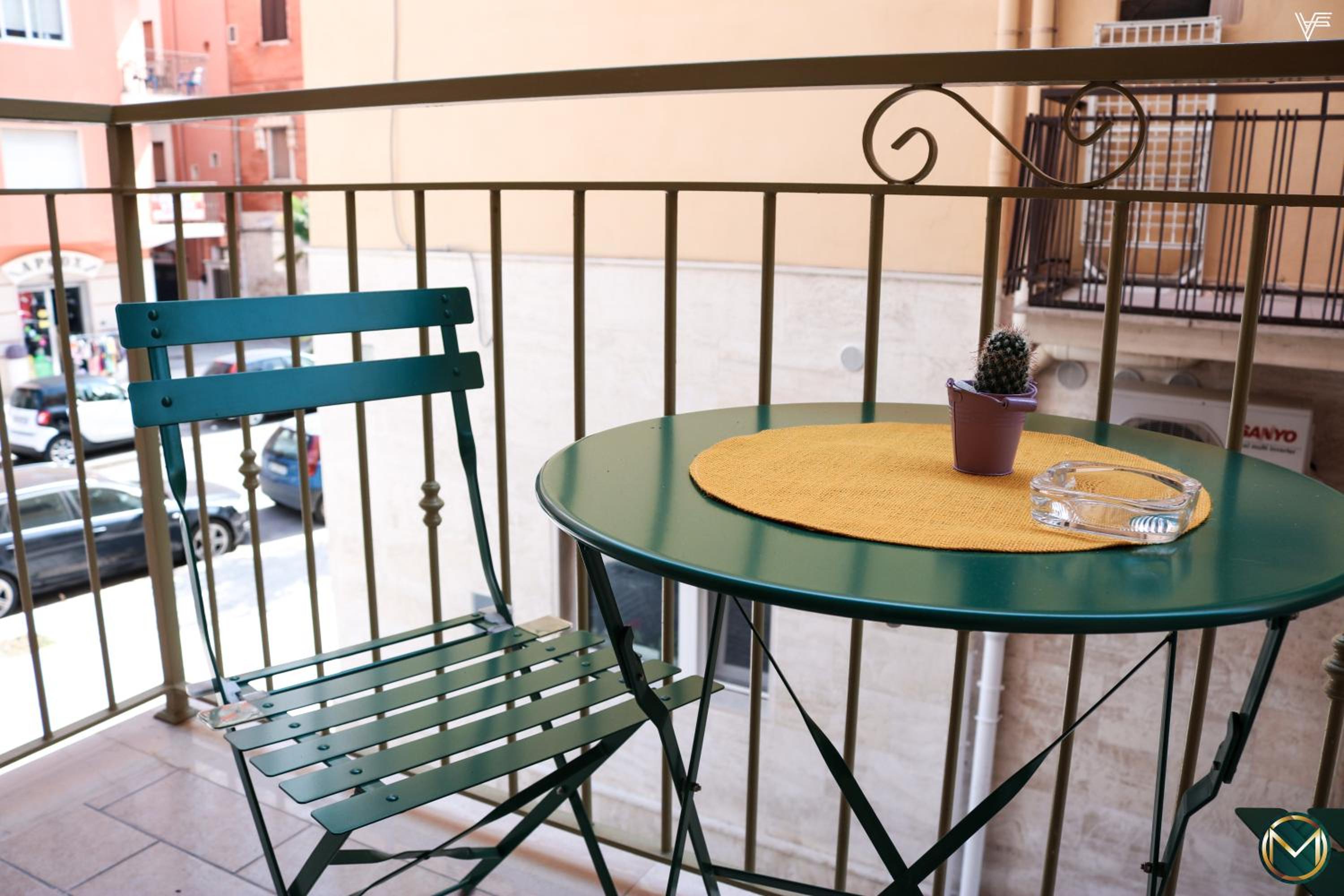 Double Room with Balcony - Photo 5