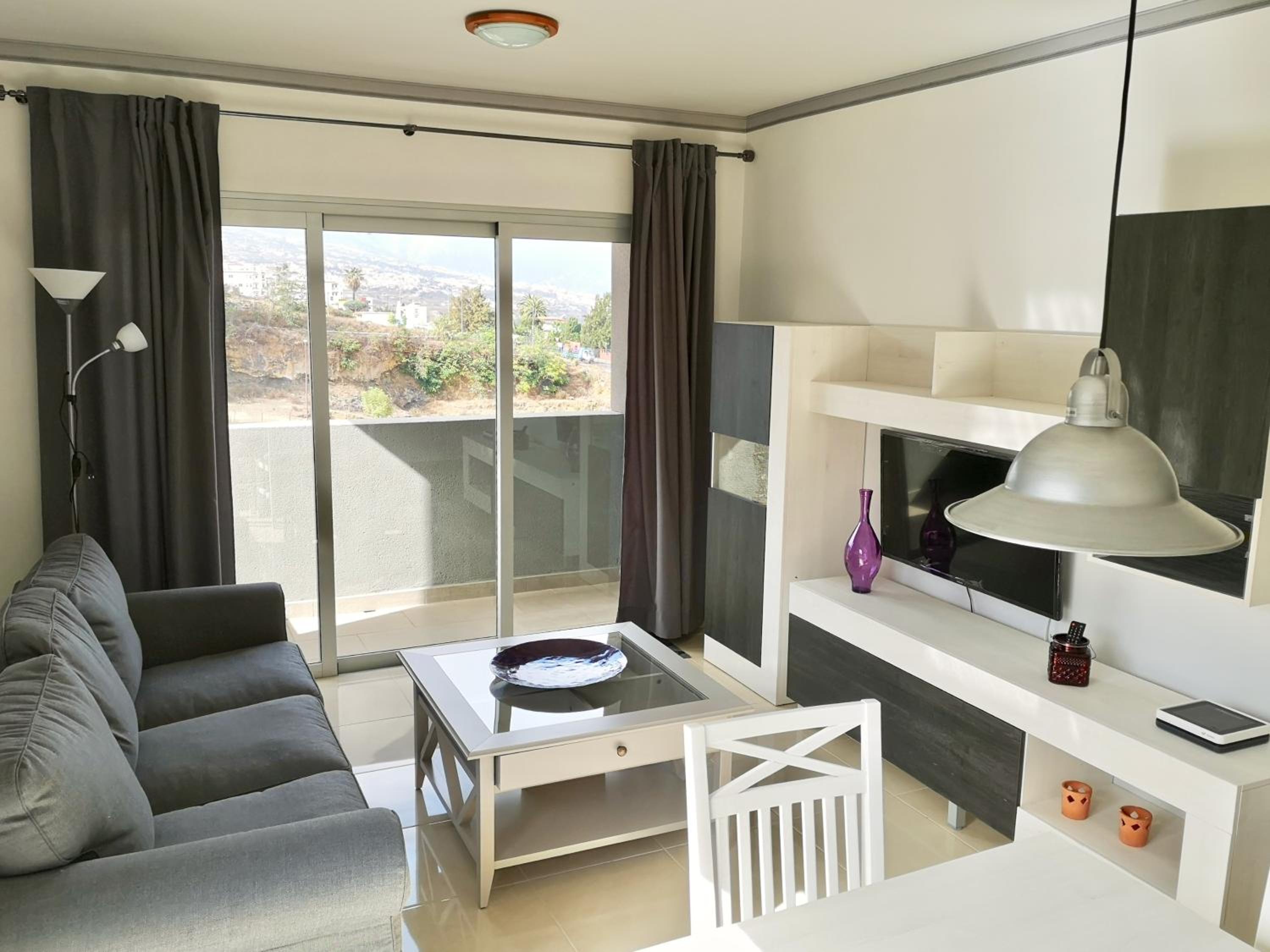 Three-Bedroom Apartment photo 2