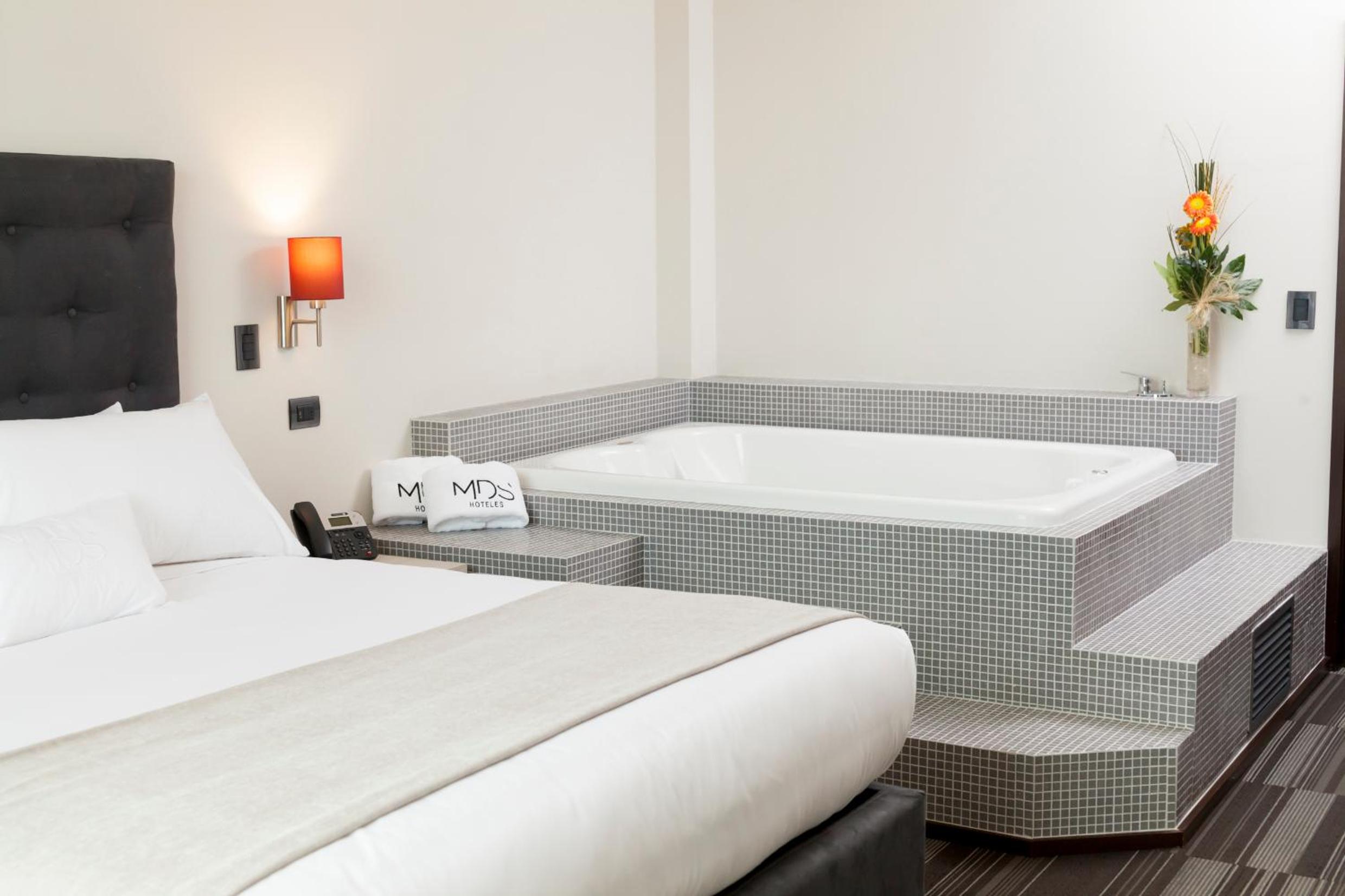 King Suite with Spa Bath photo 3