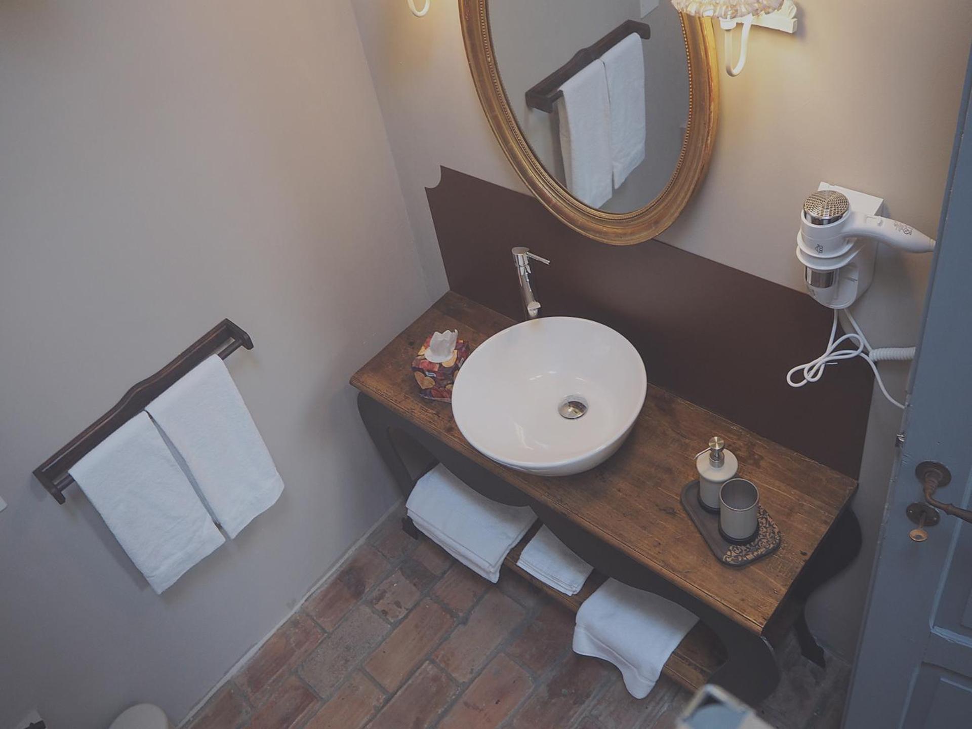Triple Room with Private Bathroom - Photo 14