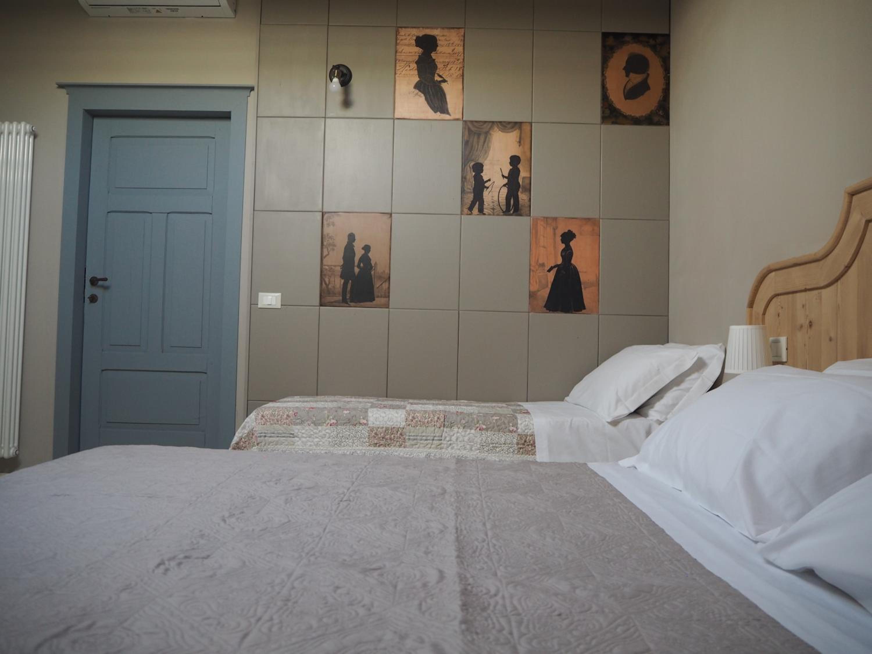 Triple Room with Private Bathroom - Photo 10