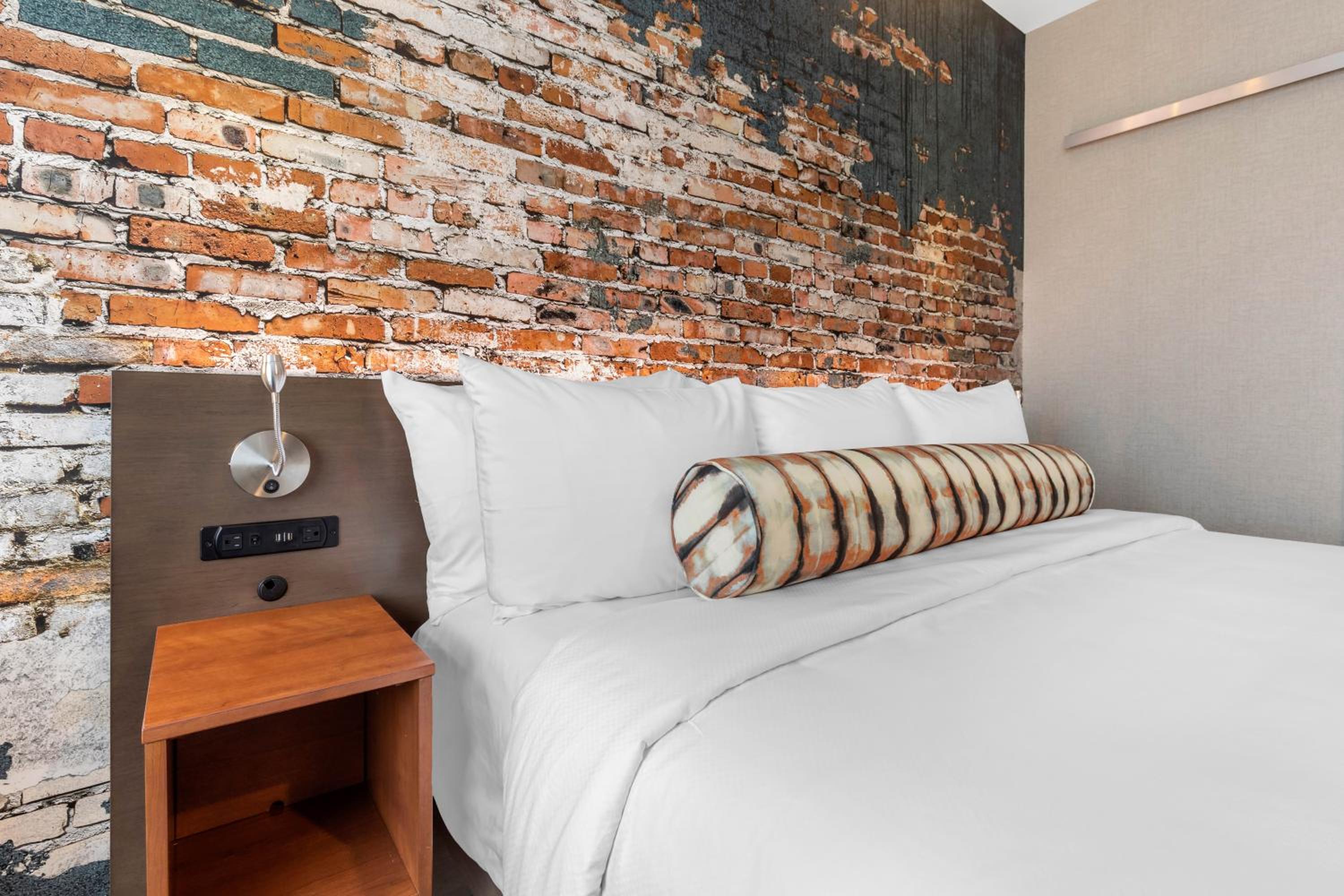 King Tower Room - Non-Smoking photo 3