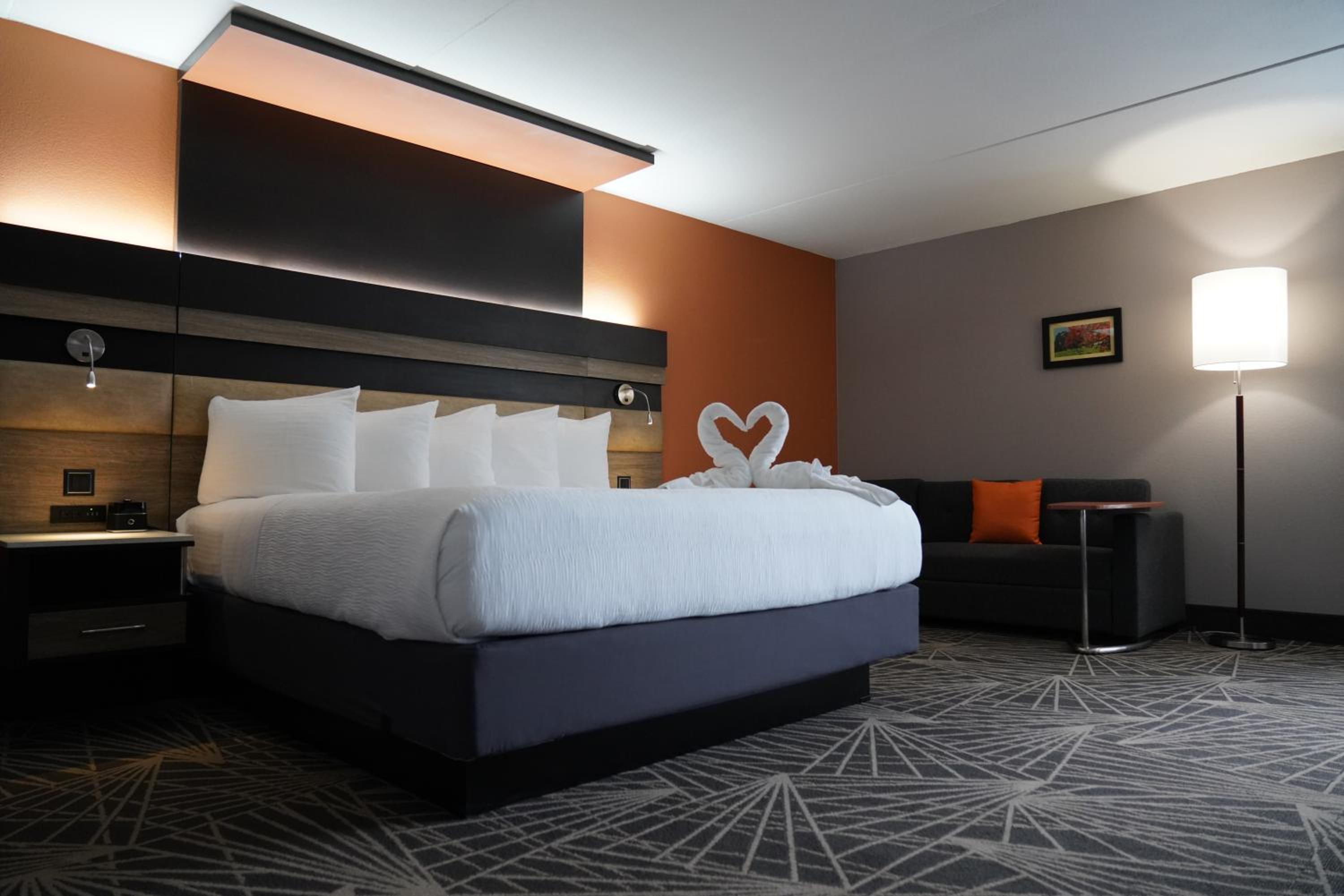 Superior King Room - Non-Smoking - Photo 6
