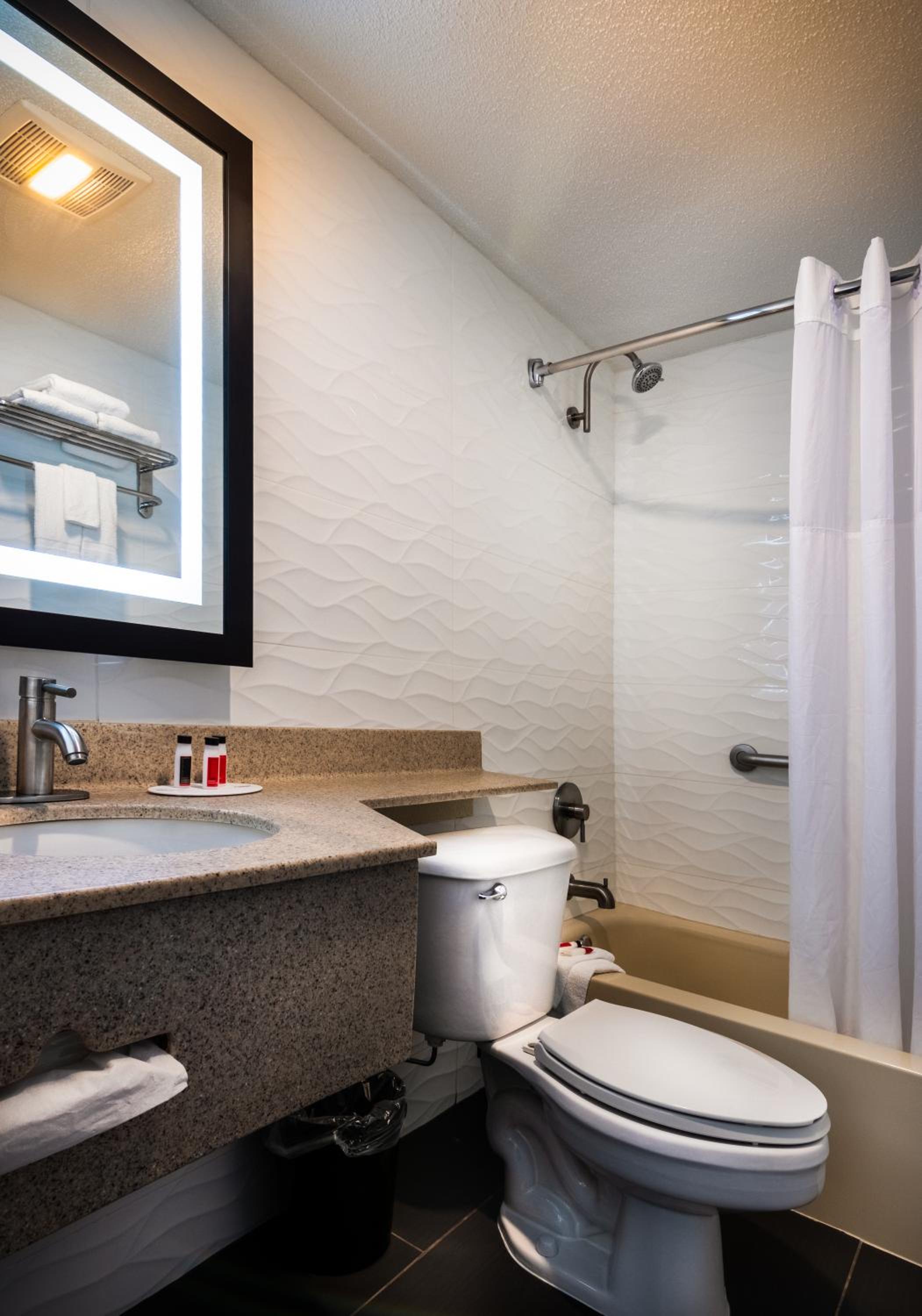 King Room - Disability Access photo 2