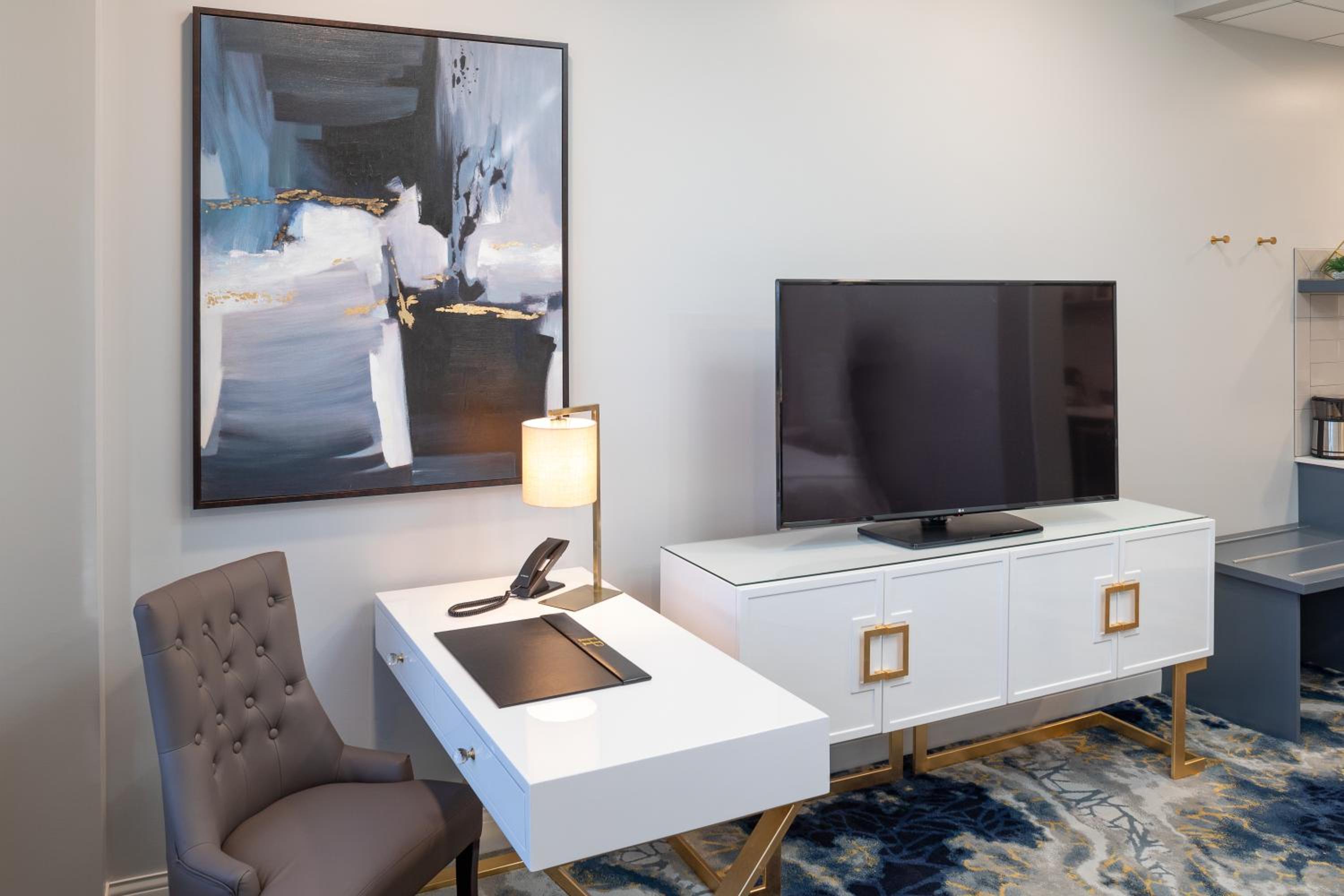 Standard King Room - Photo 3