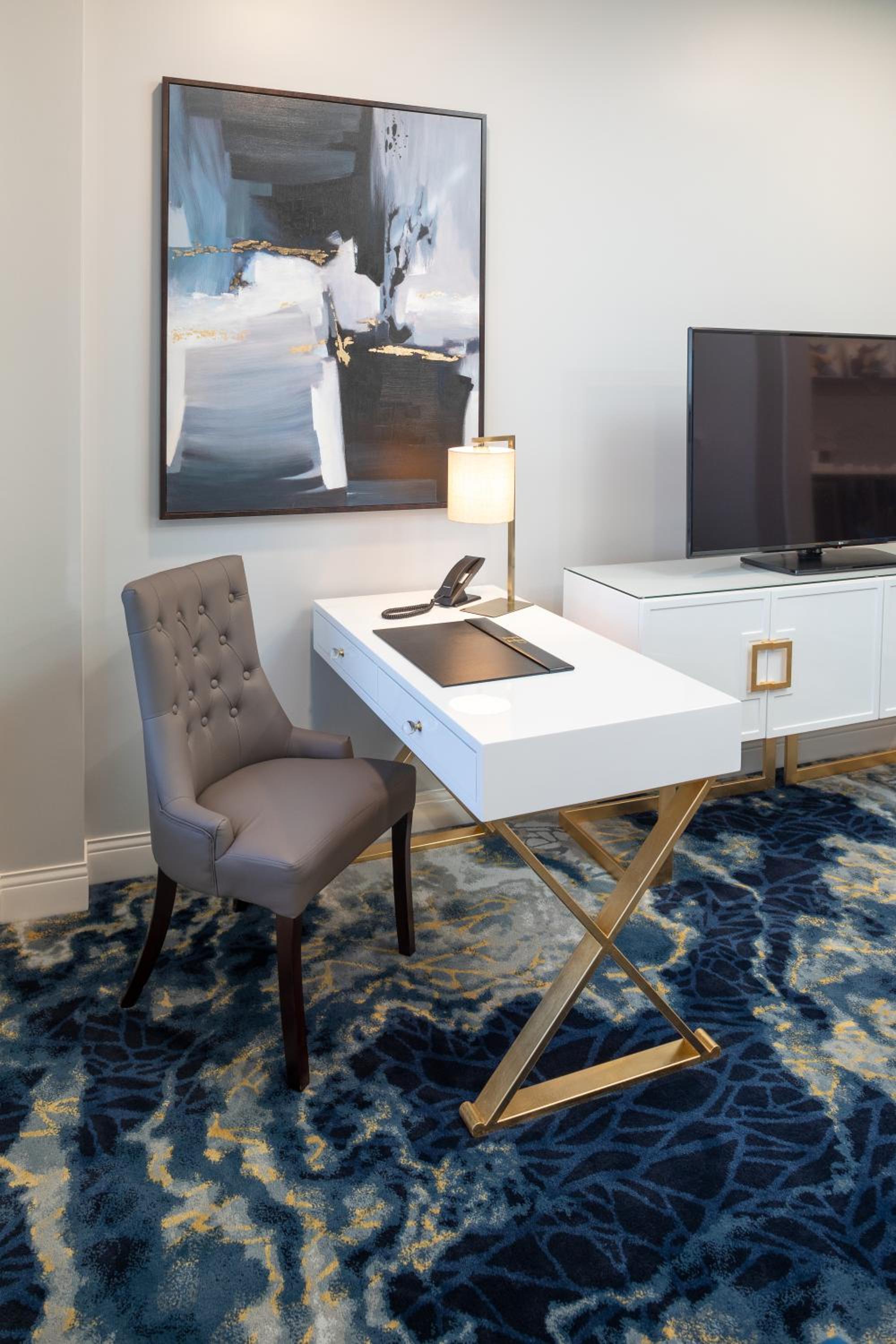 Standard King Room - Photo 2