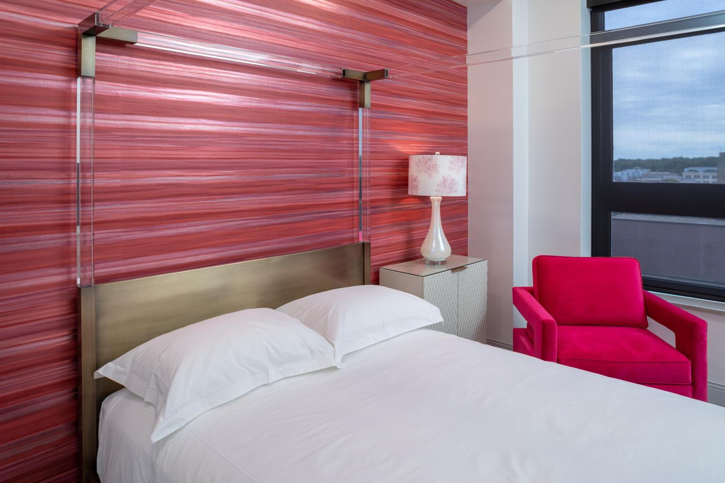 Deluxe Queen Room - Photo 1