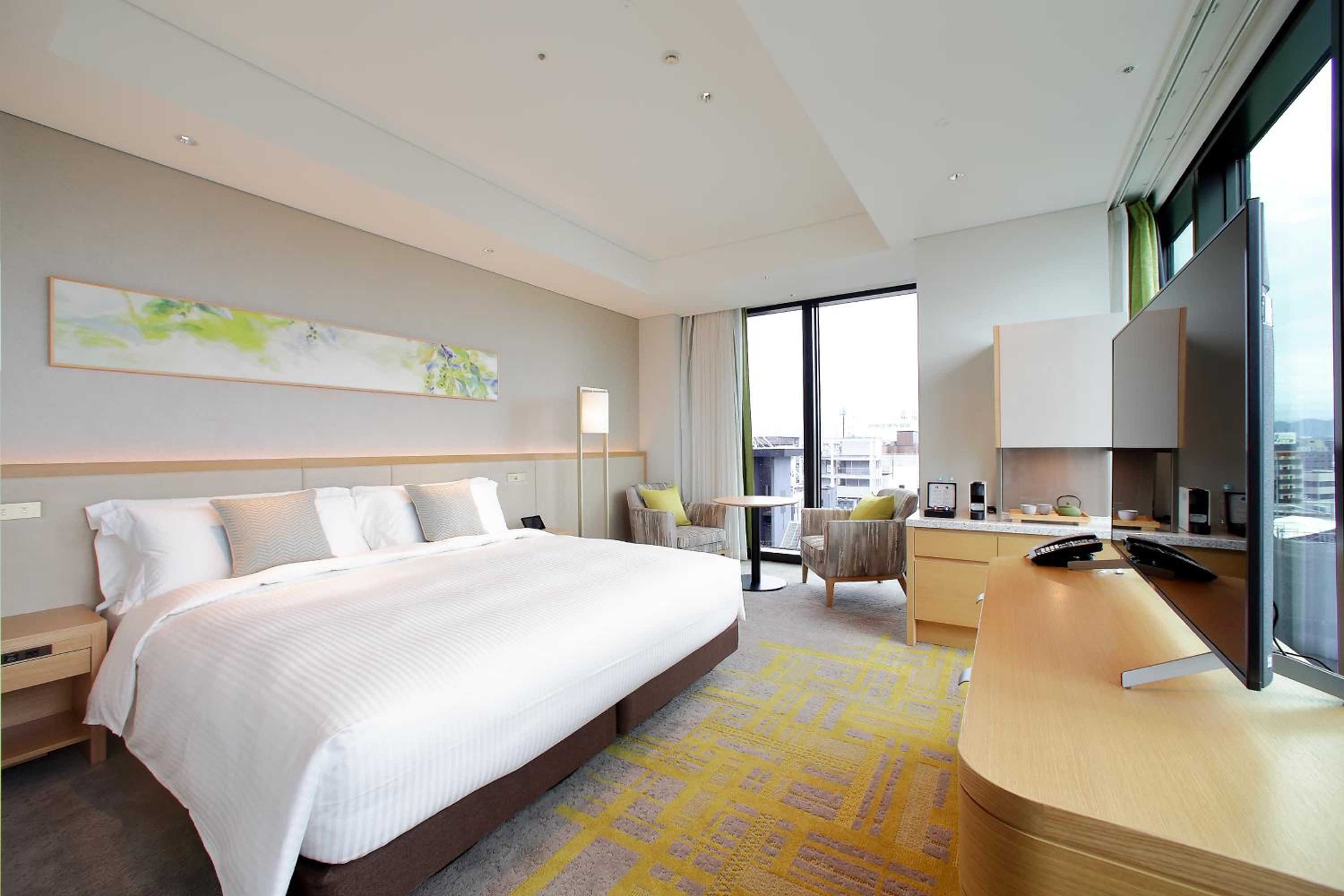 Luxury King Room - Non-Smoking - Photo 4