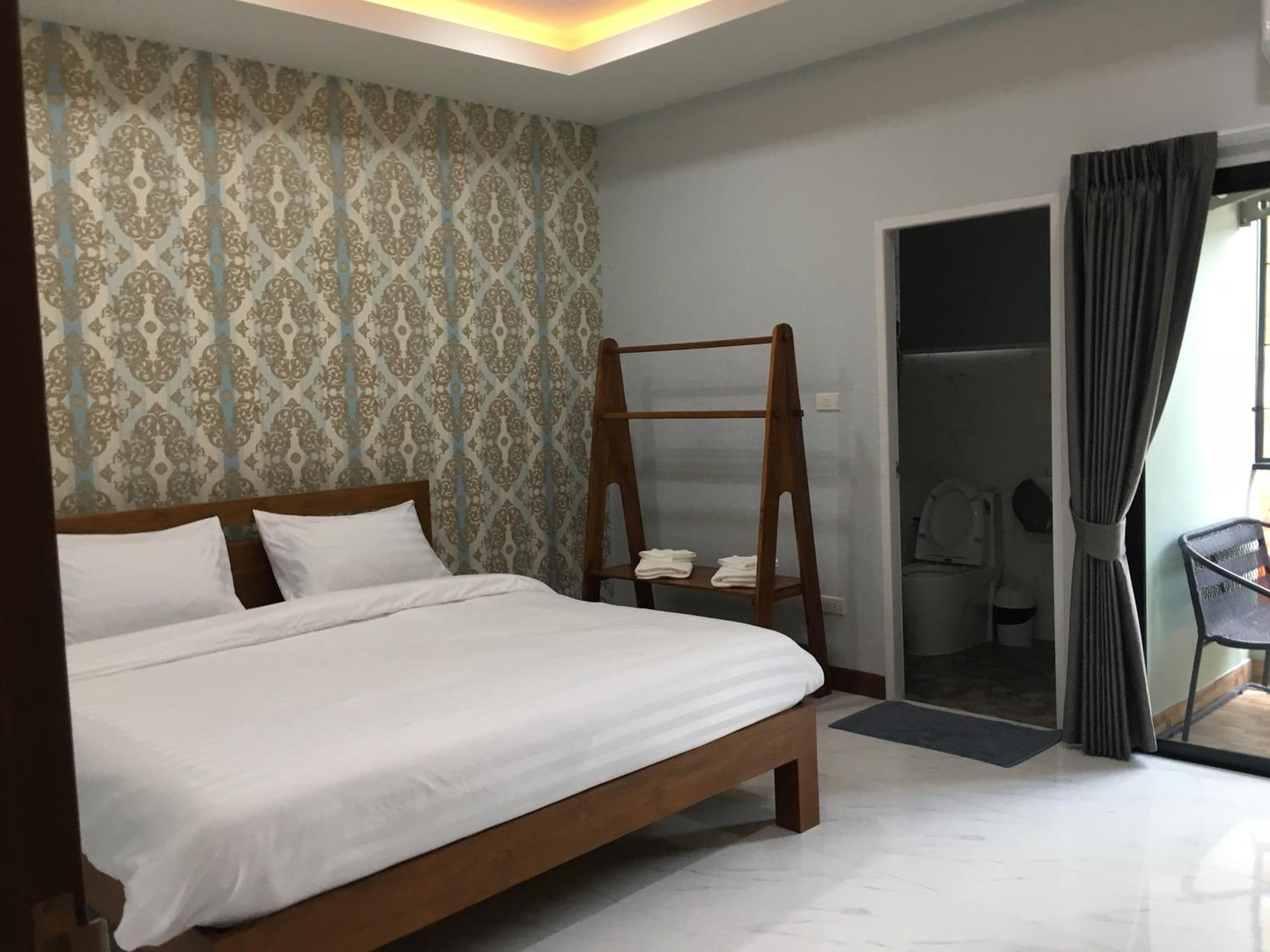 Large Double or Twin Room - Photo 8