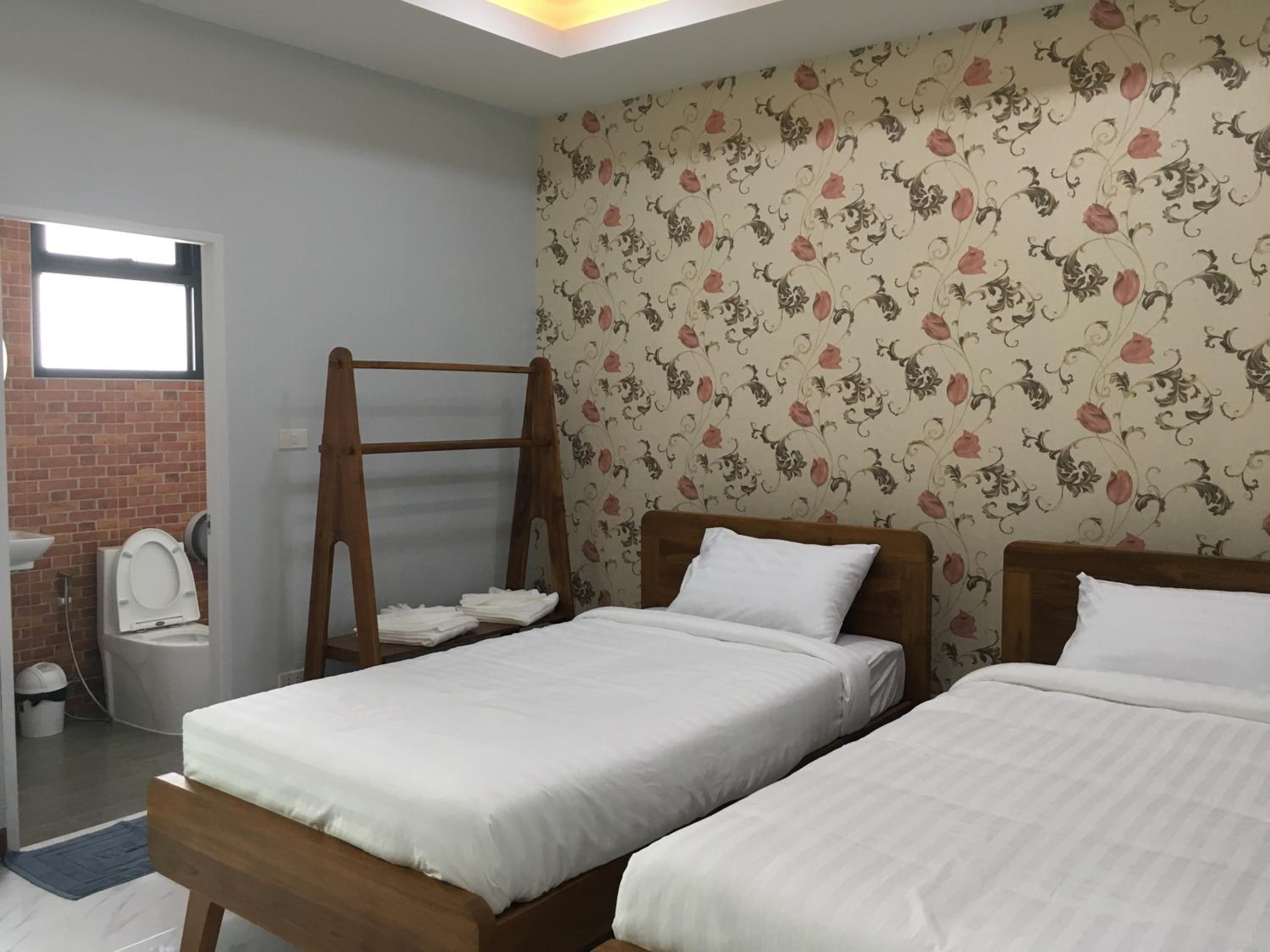 Deluxe Twin Room - Photo 6