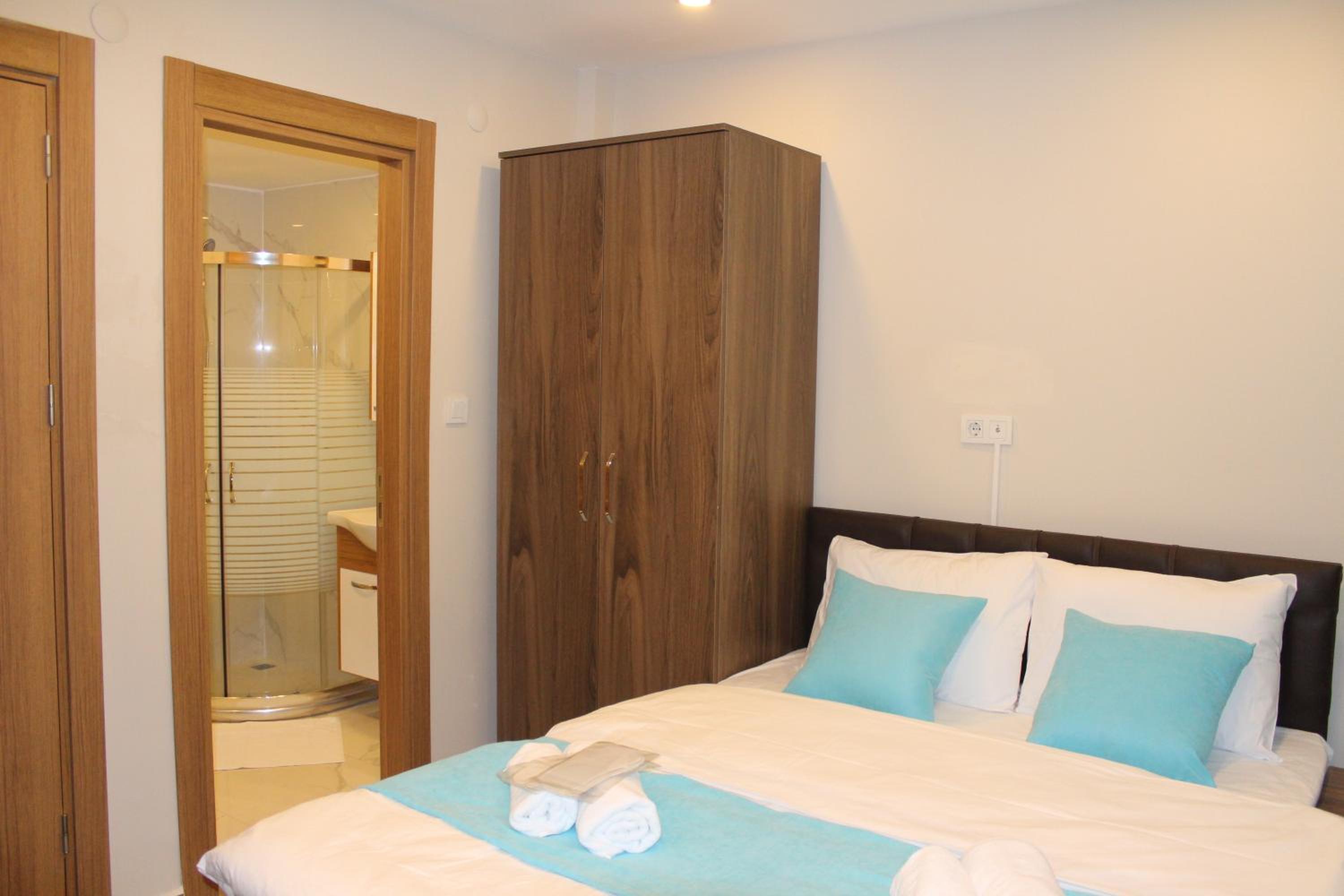 Standard Double or Twin Room photo 3