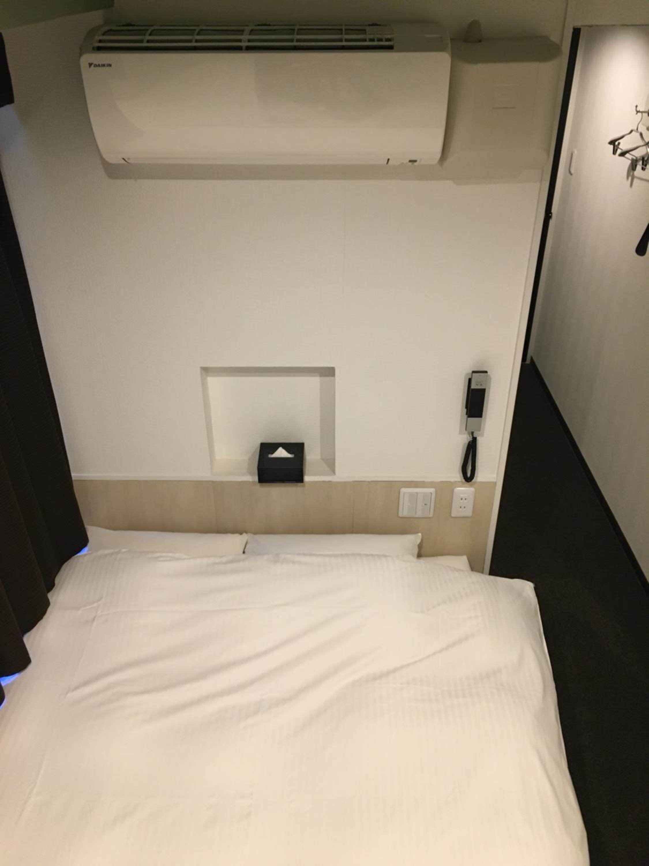 Double Room - Non-Smoking  - Photo 7