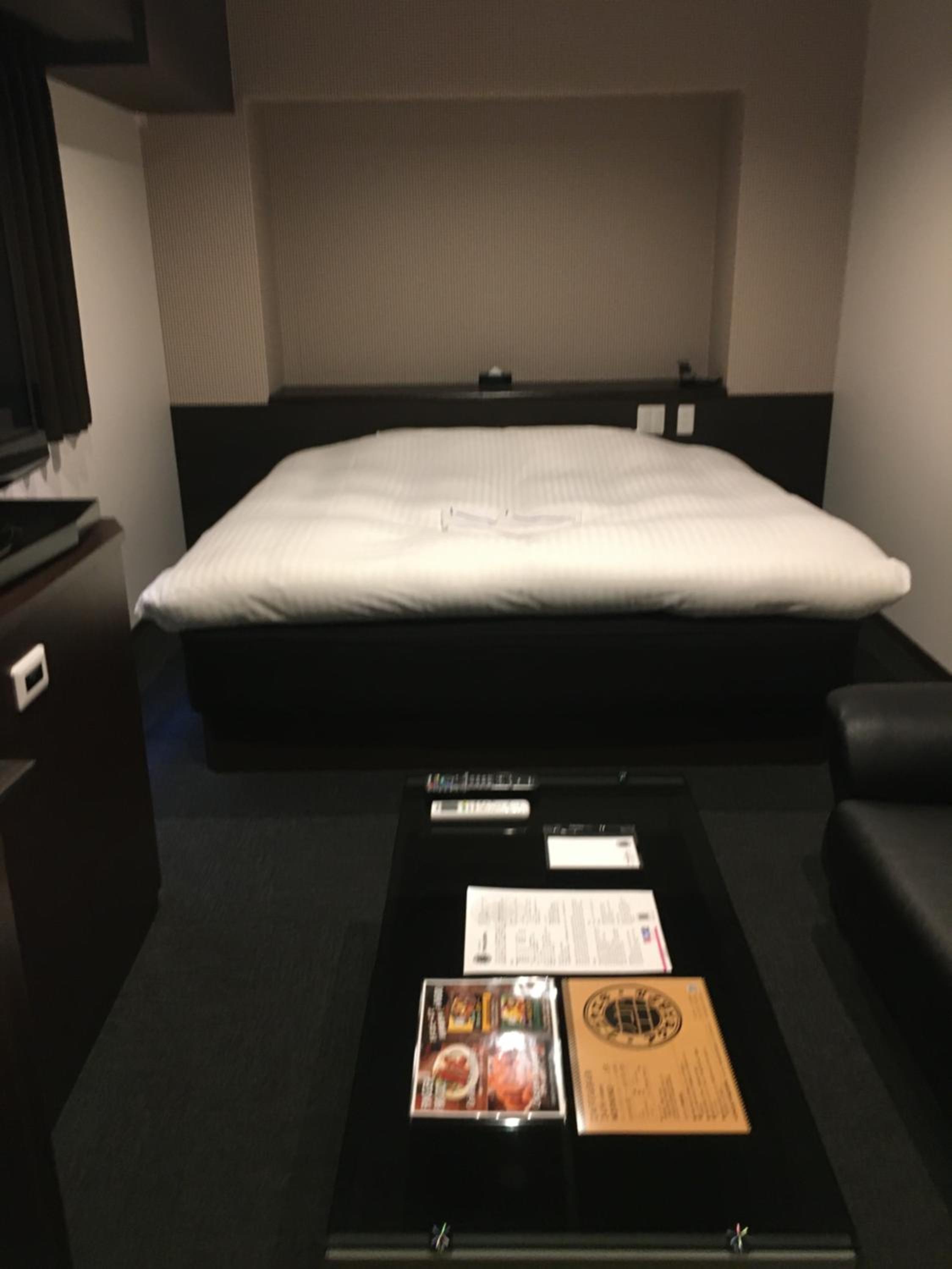 Queen Room - Non-Smoking - Photo 11