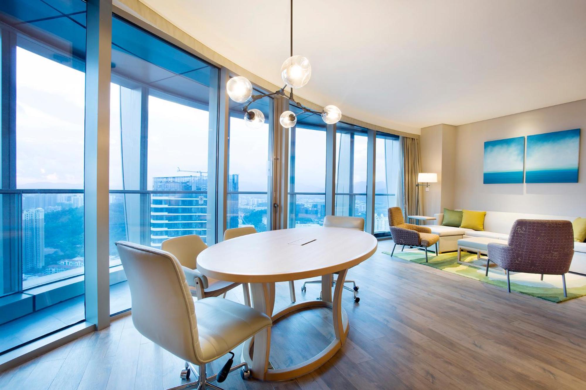 King Suite with Sofa Bed photo 3