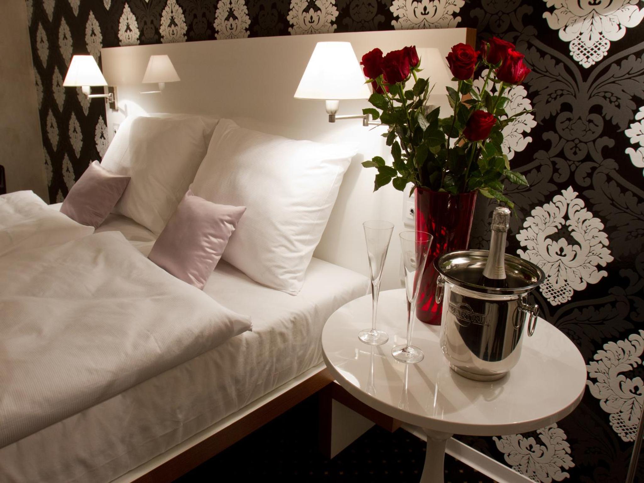 Double or Twin Room - Photo 16