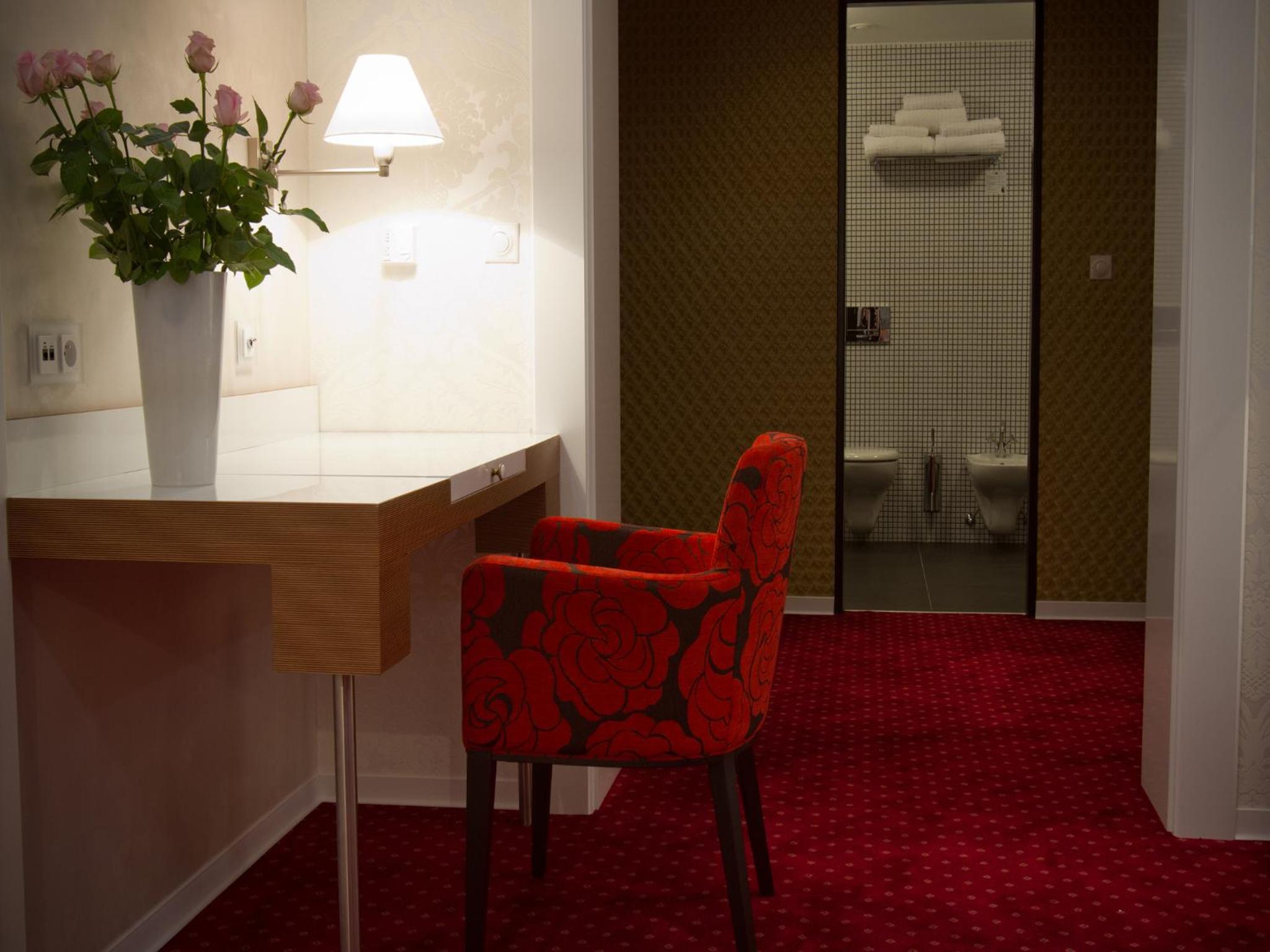 Double or Twin Room - Photo 15