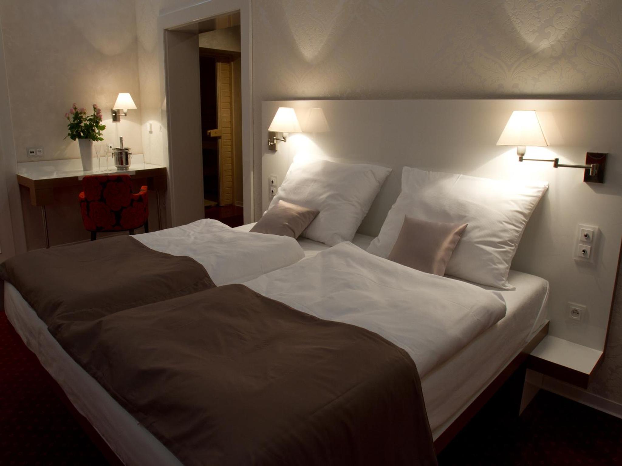 Double or Twin Room - Photo 12
