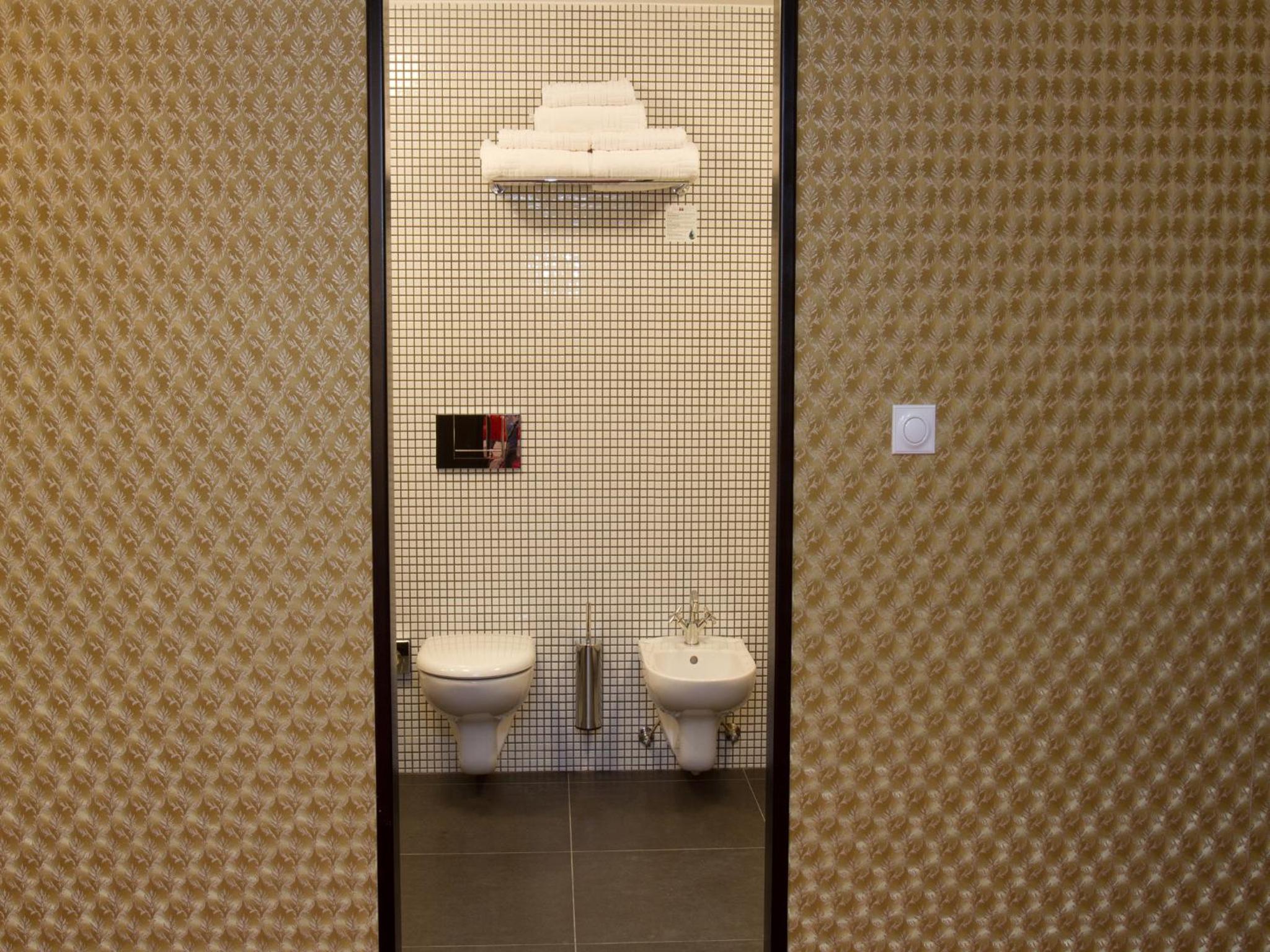 Double or Twin Room - Photo 8