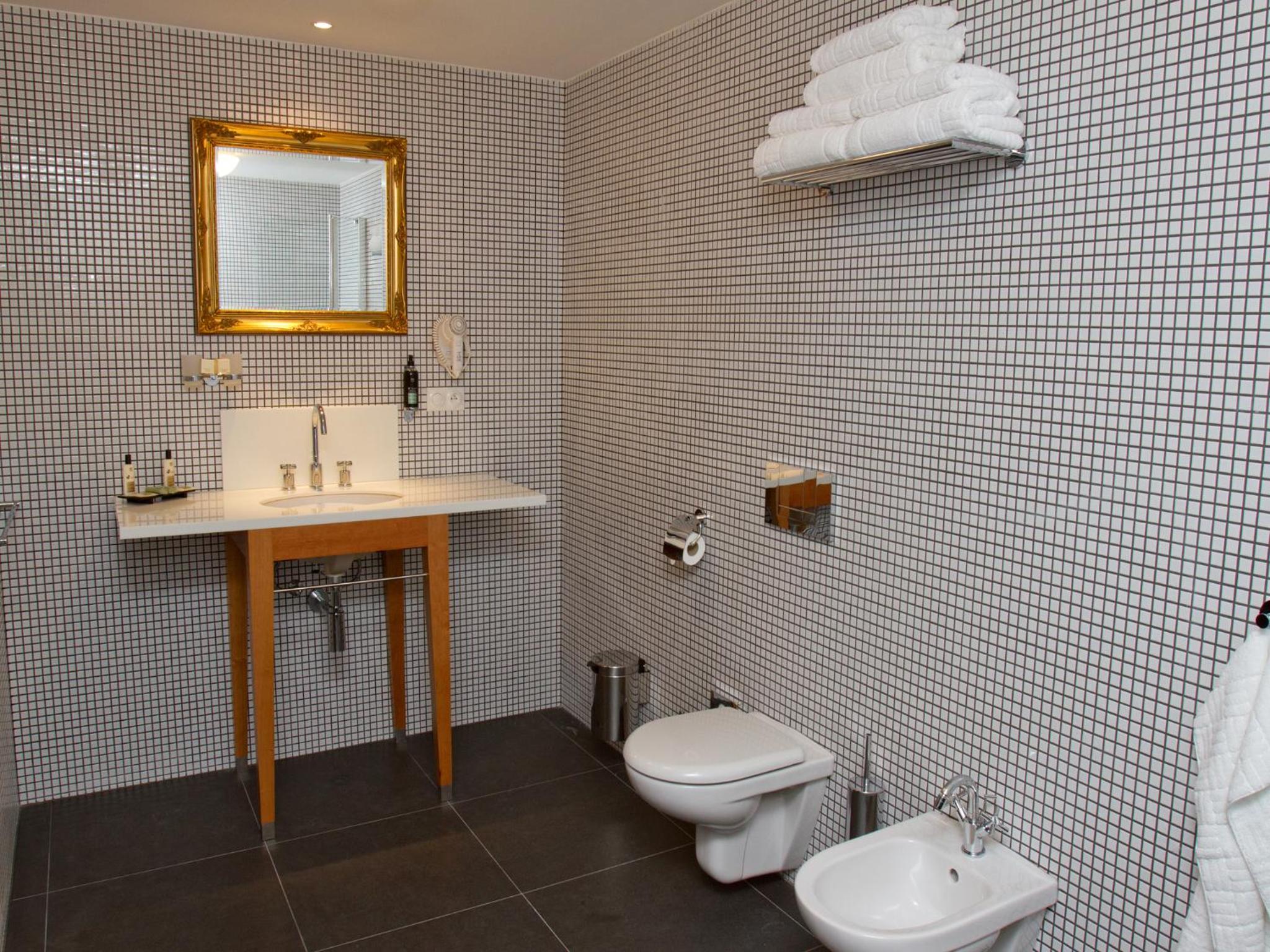 Double or Twin Room - Photo 13