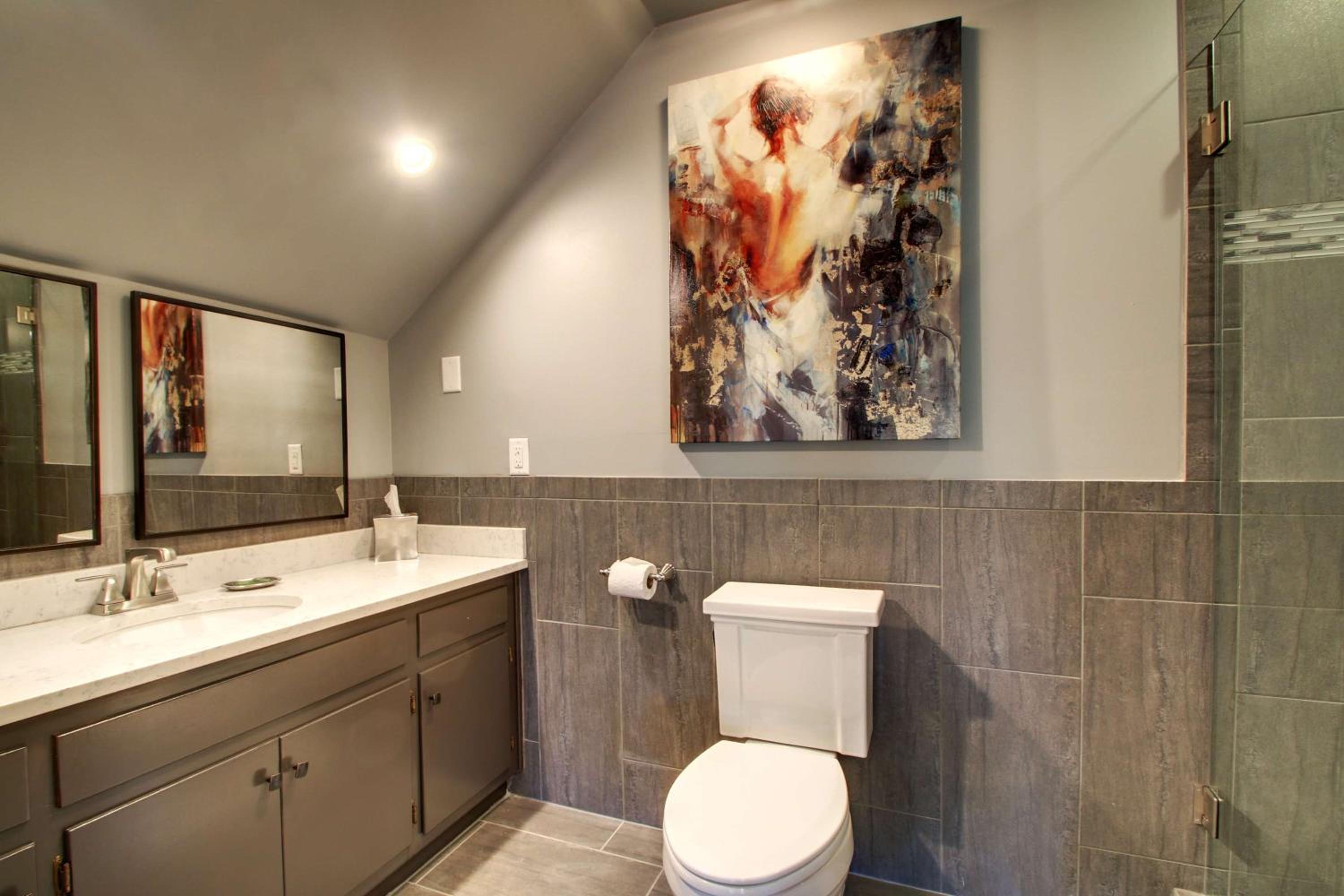 Two-Bedrooms King Suite photo 2