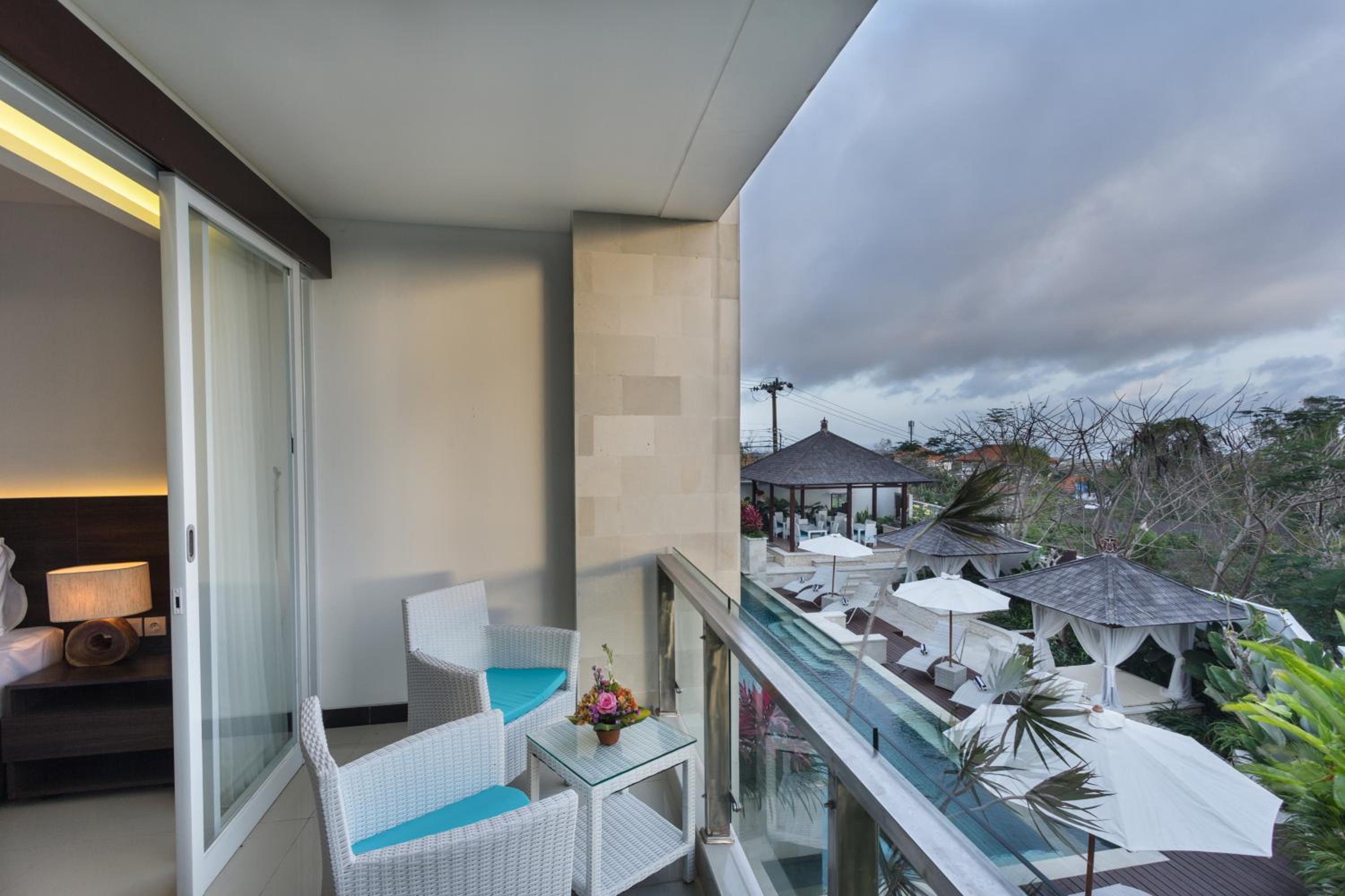 Twin Room with Balcony - Photo 7