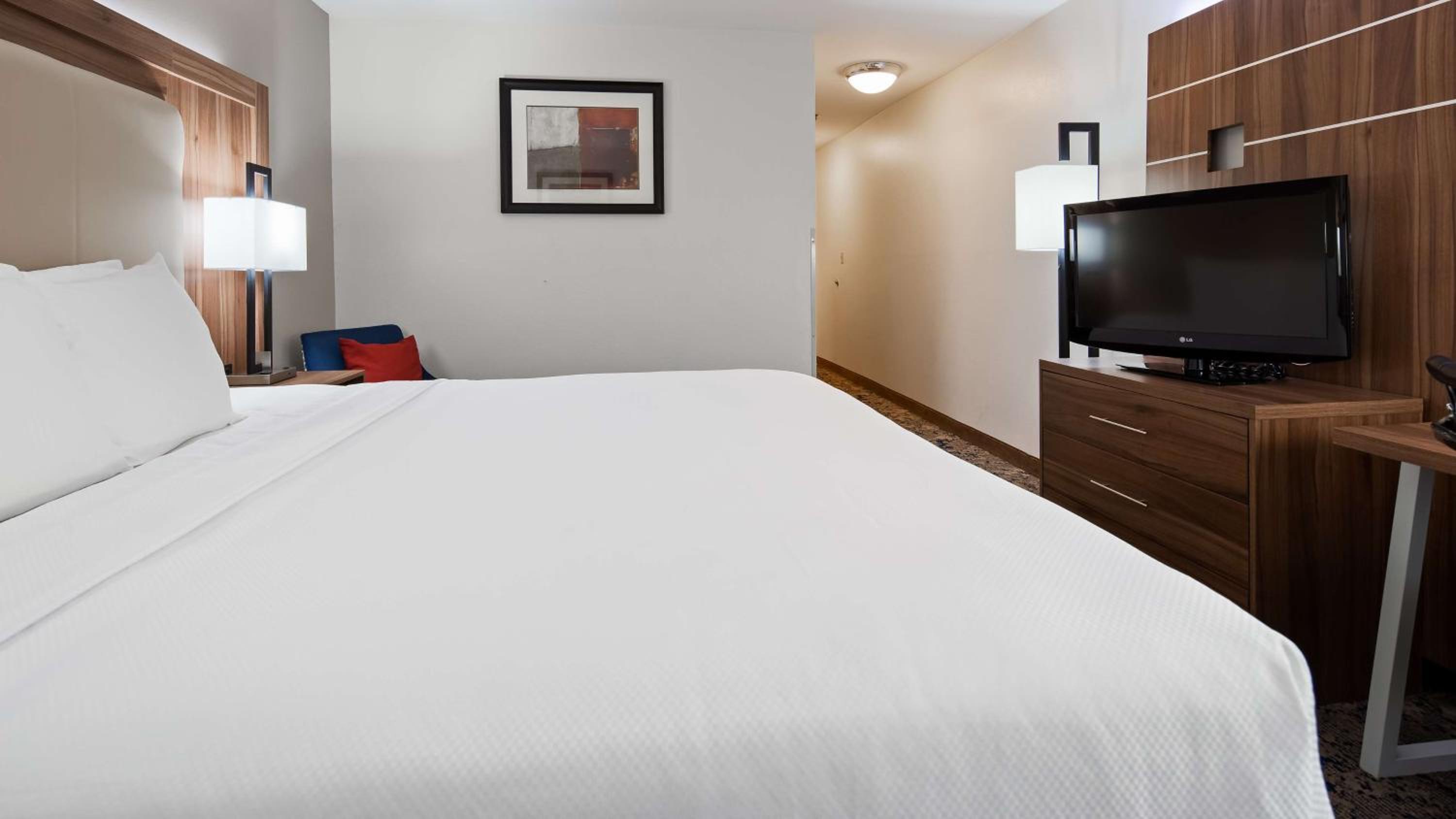 Executive King Room with Sofa Bed - Non Smoking - Photo 7