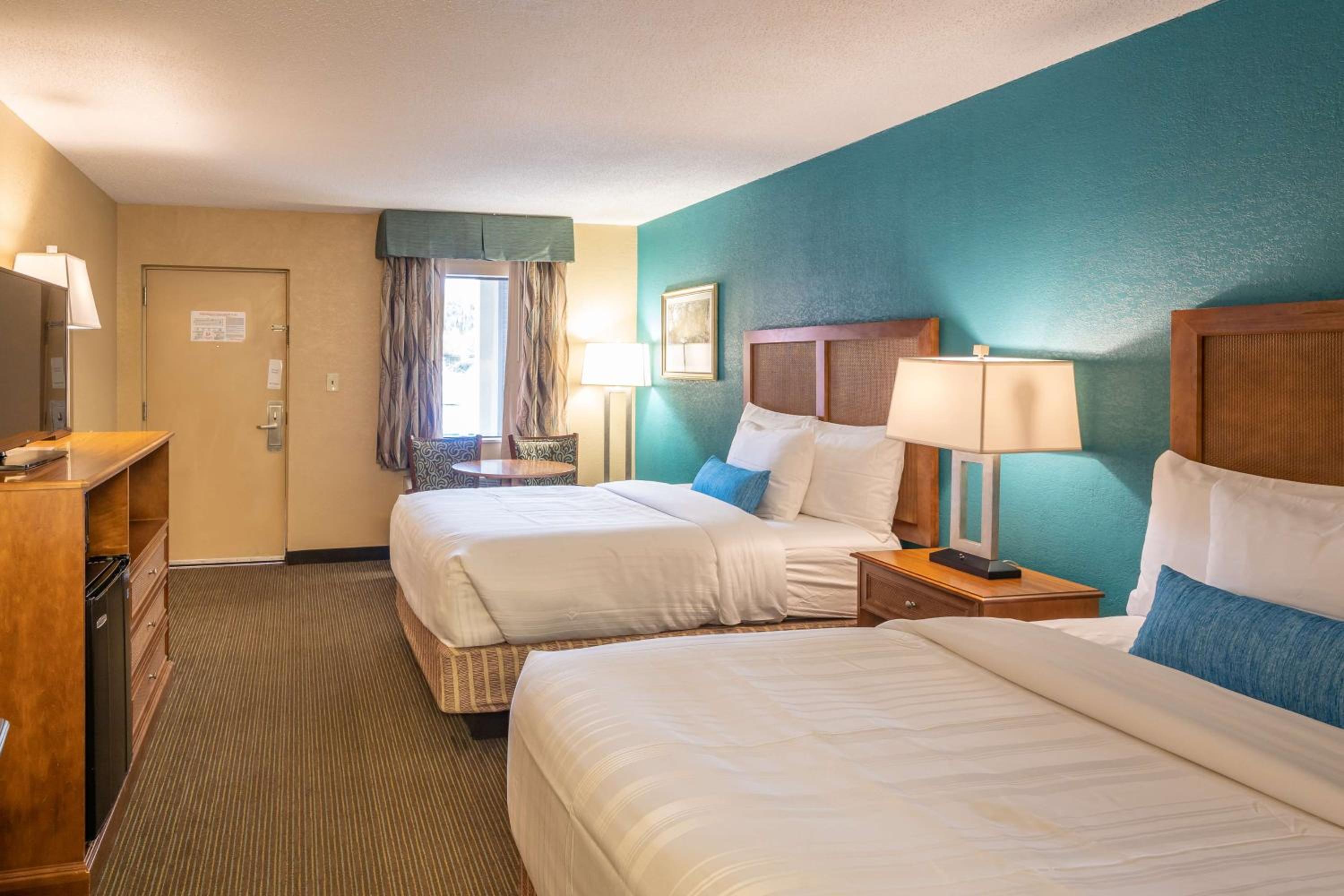 Double Room with Two Double Beds - Non-Smoking - Photo 3