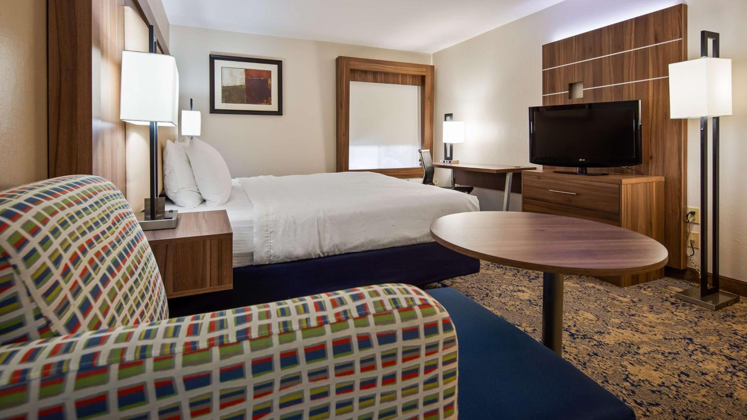 Executive King Room with Sofa Bed - Non Smoking - Photo 2
