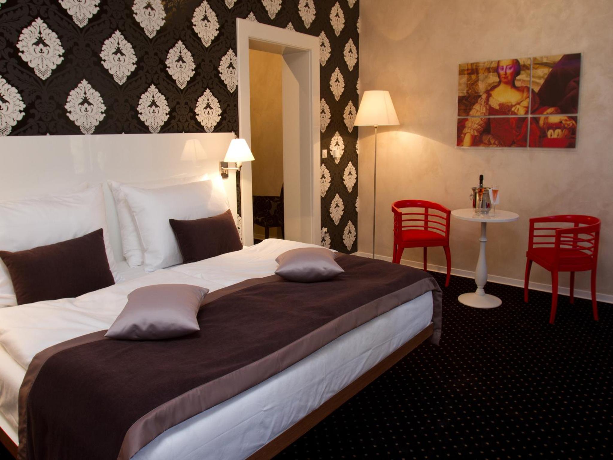Double or Twin Room - Photo 6