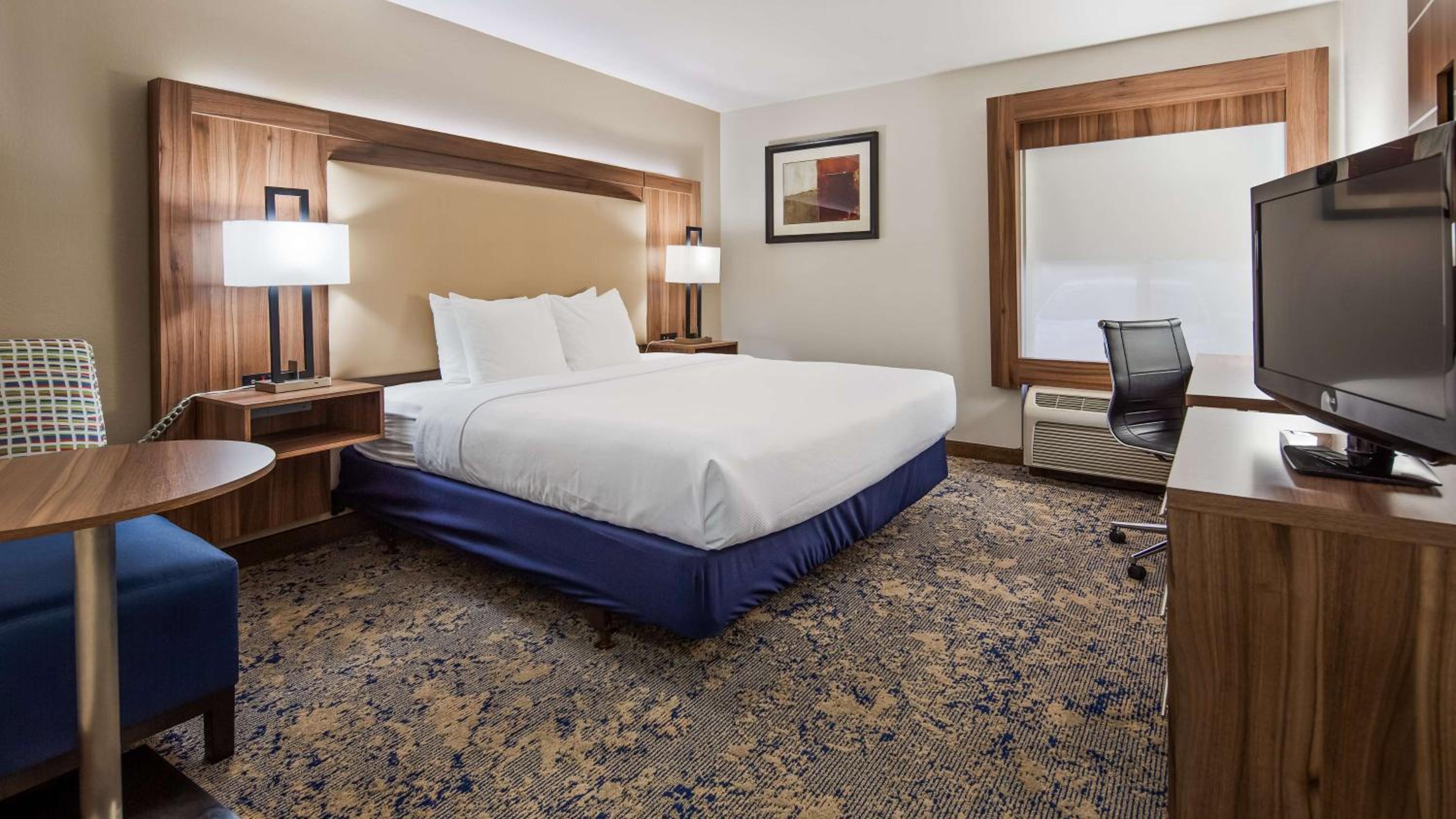 Executive King Room with Sofa Bed - Non Smoking - Photo 3