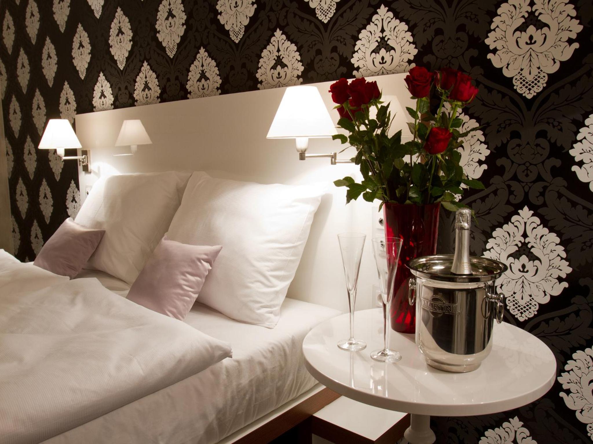 Double or Twin Room - Photo 2