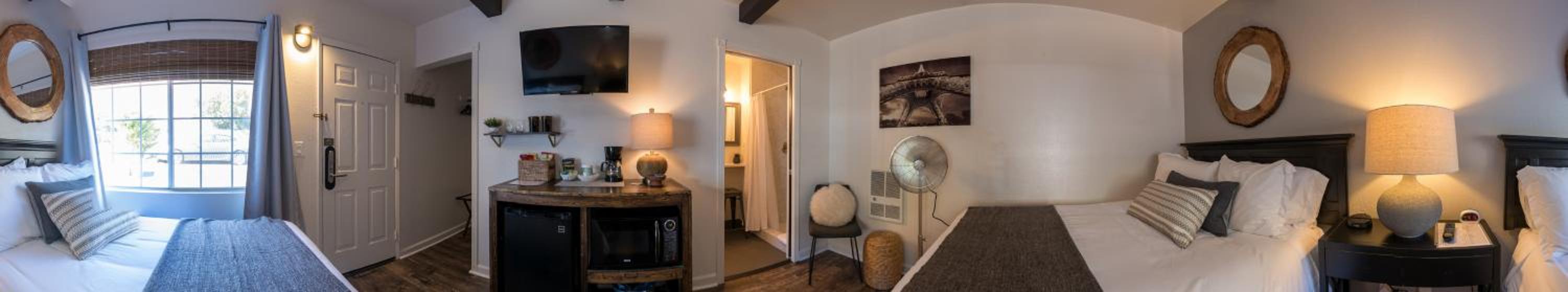 Room with Two Double Beds - Photo 11