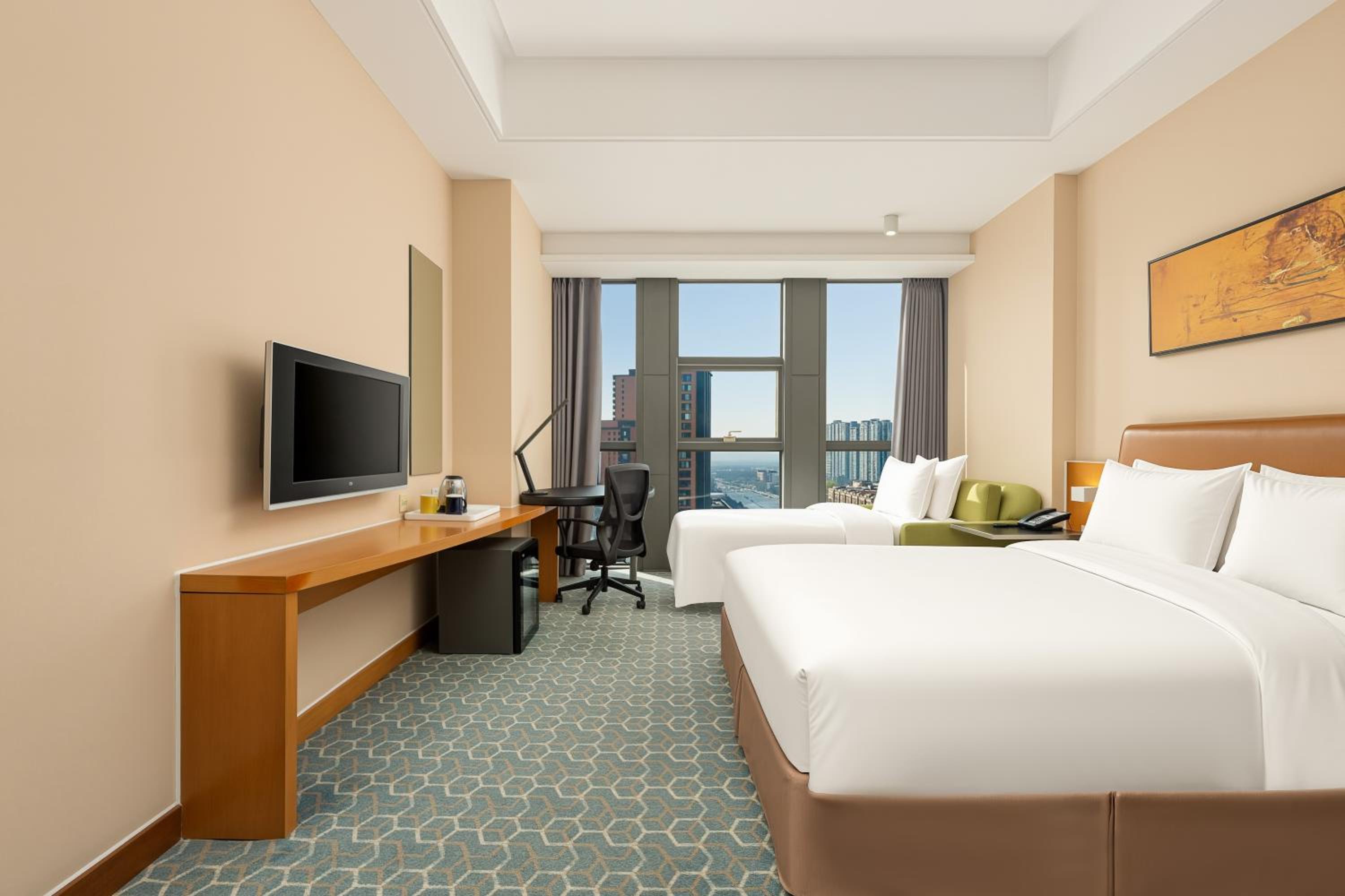 Standard Queen Room with Sofa Bed - Non-Smoking