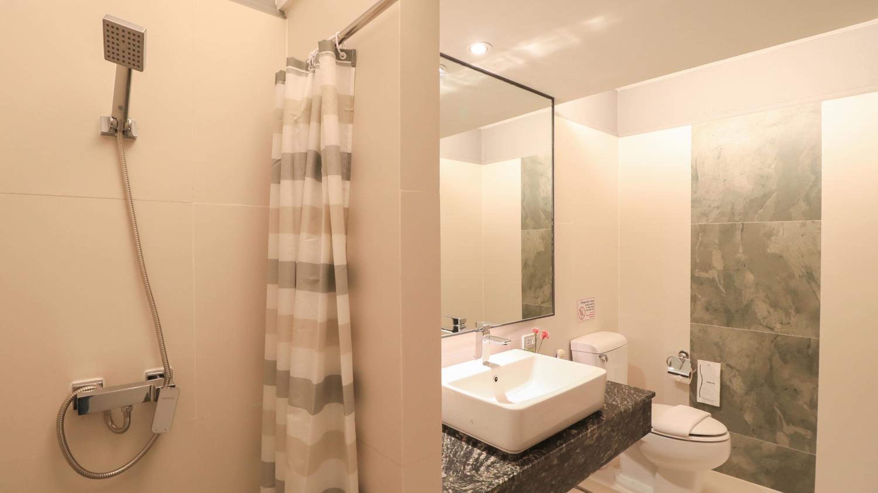 Deluxe Twin Room photo 3