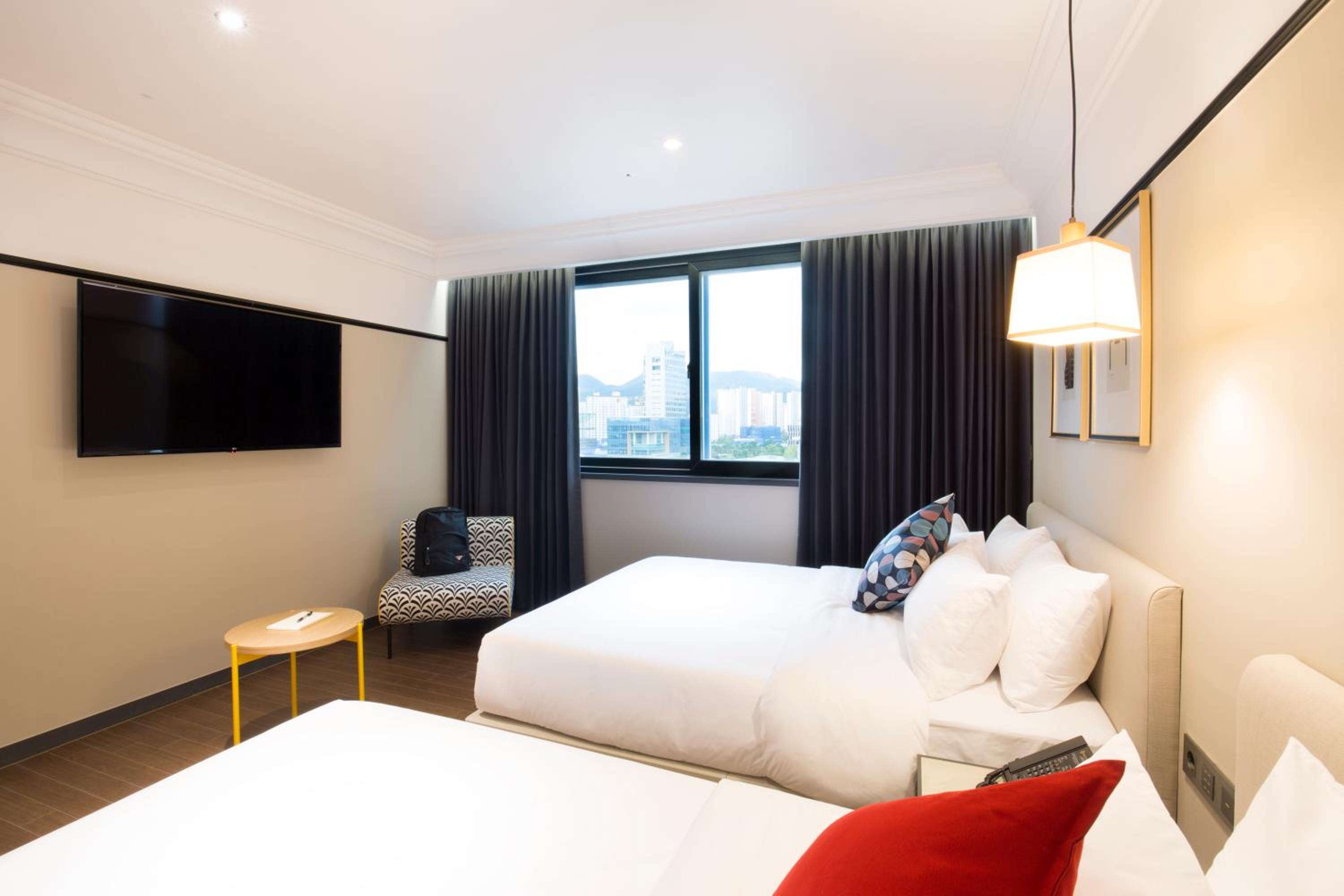 Standard Twin Room - Photo 1