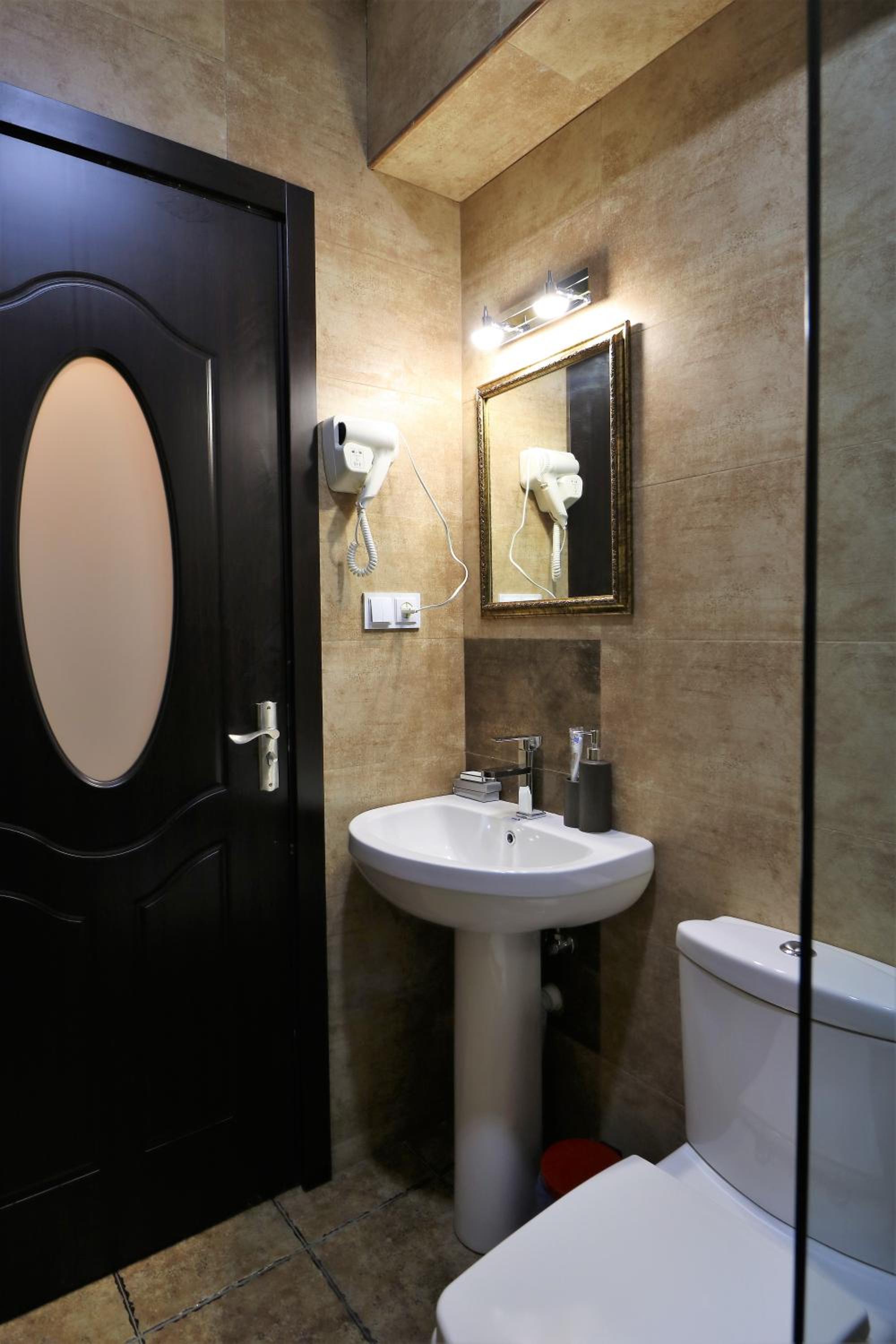 Standard Twin Room - Photo 3