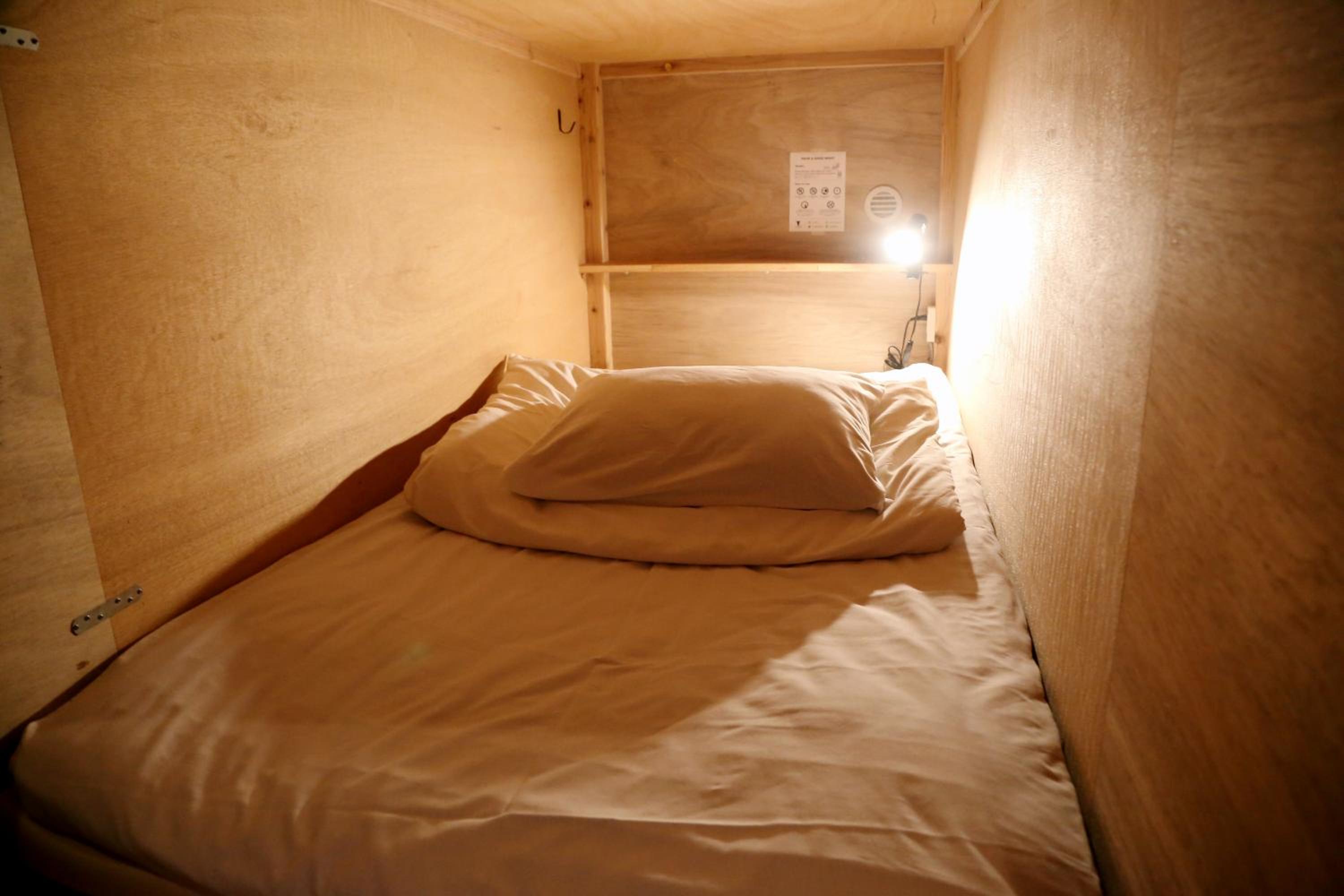 Bunk Bed in Female Dormitory Room   photo 3