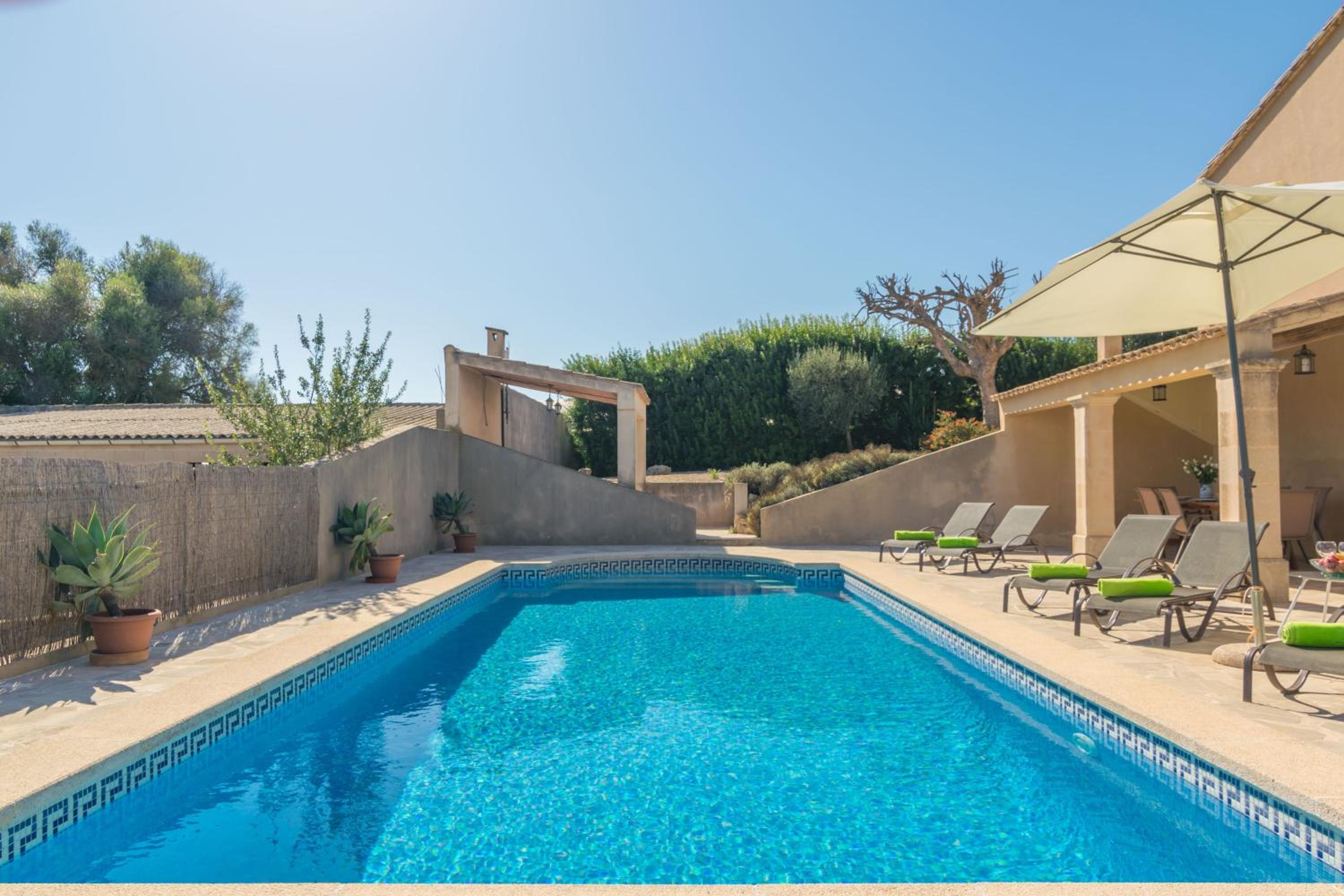 Three-Bedroom Villa photo 2