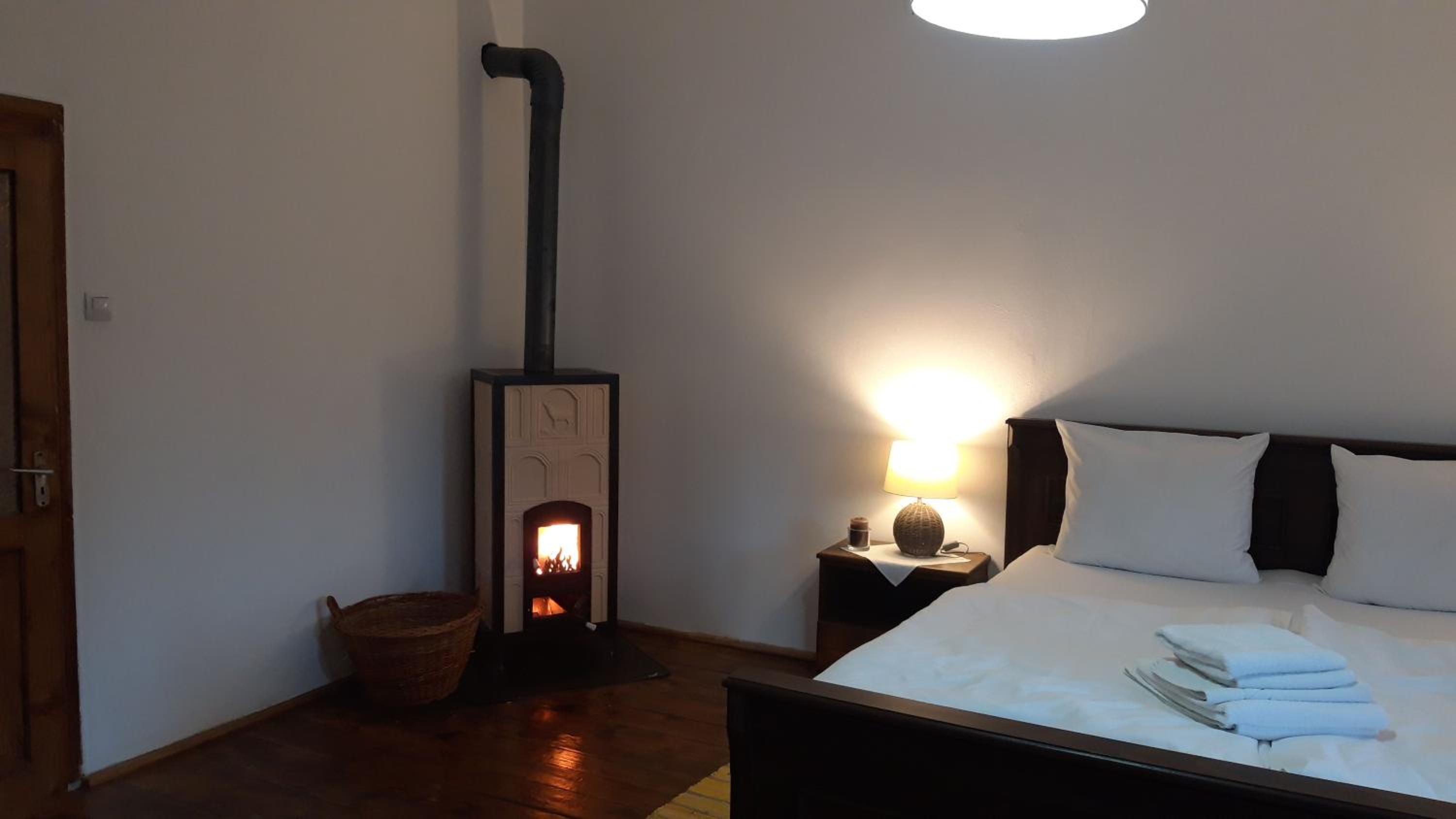 Two-Bedroom Townhouse - Photo 2