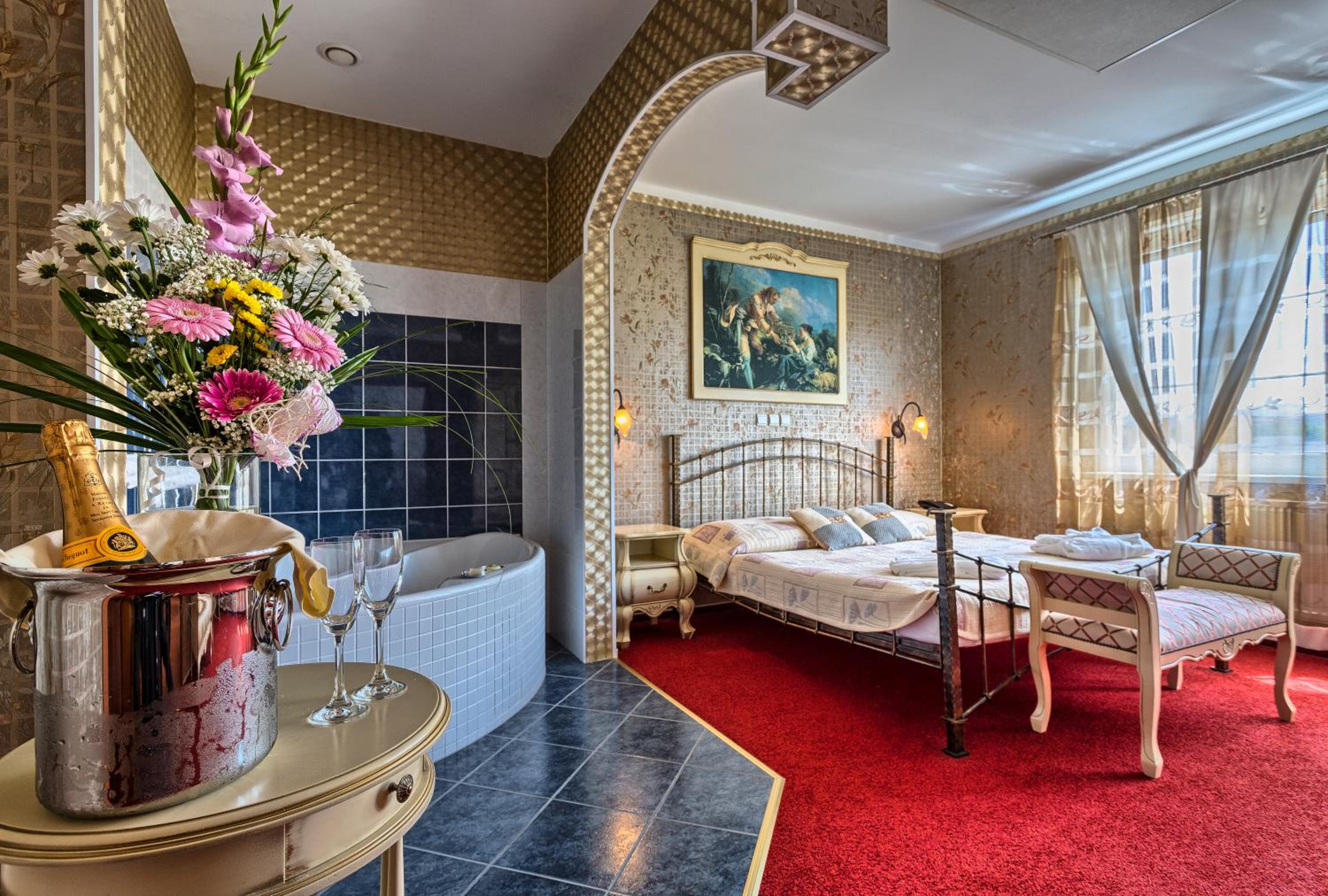 Suite With Spa Access photo 1