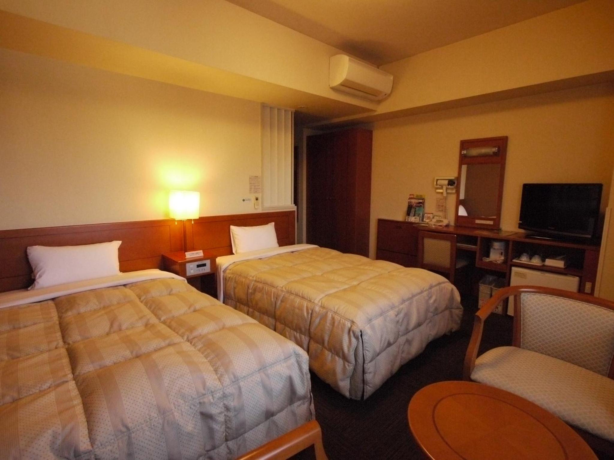 Twin Room - Smoking - Photo 5